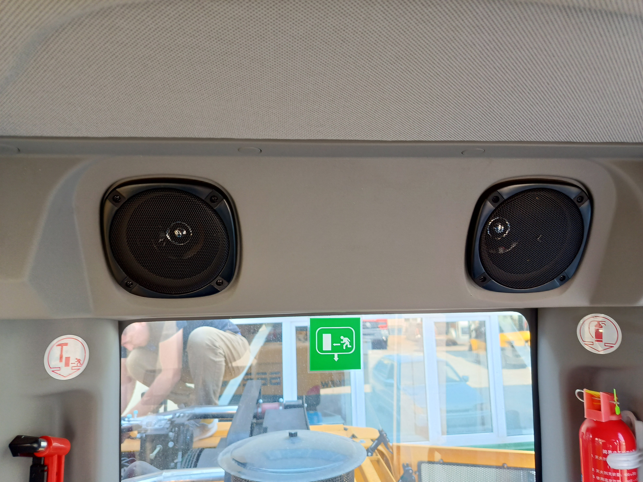 Фото гус. экс. Beezone В210EW. Продажа и обслуживание грузовой техники и спецтехники в г. Новосибирск компания СТИ