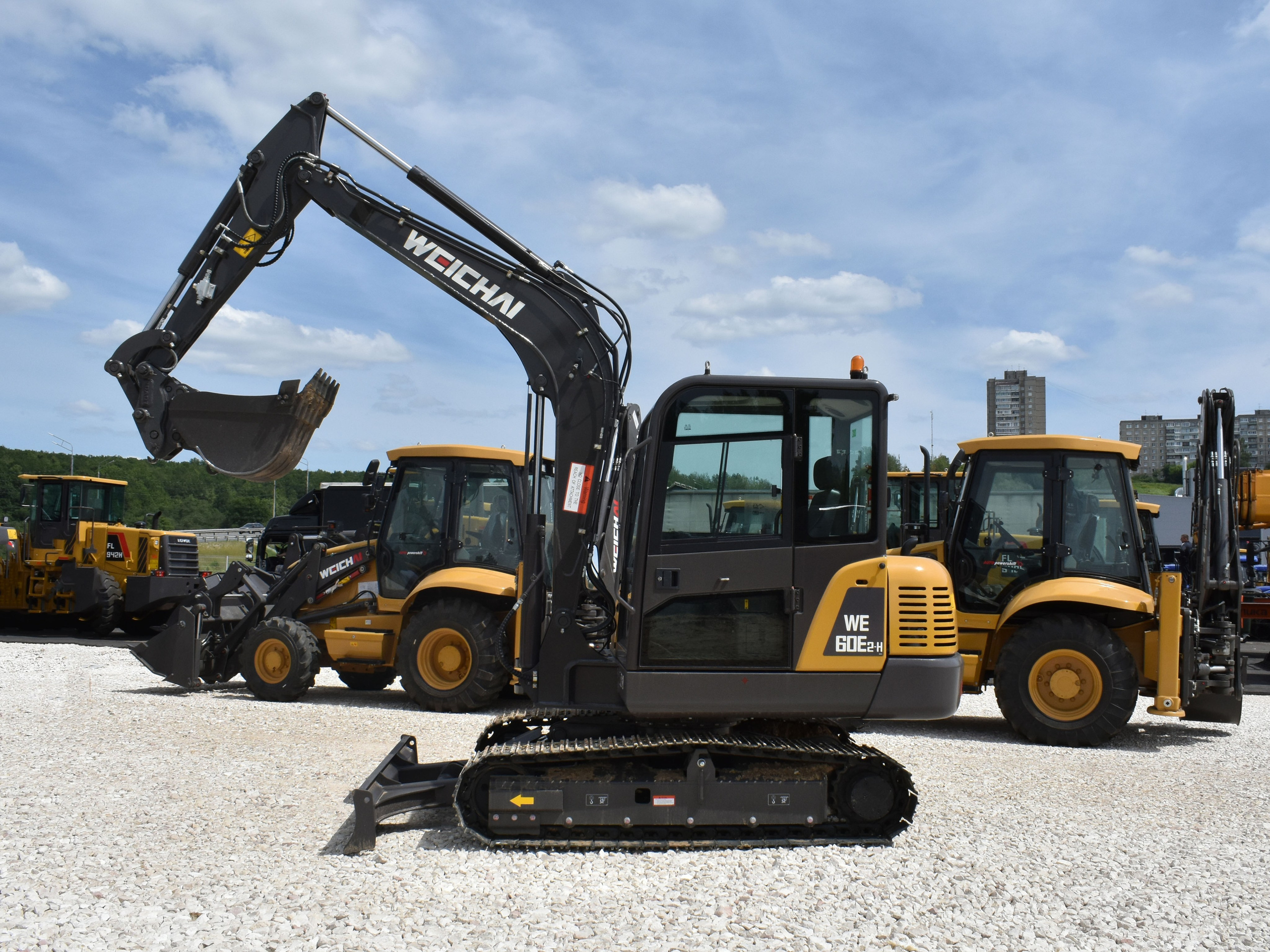 Фото гус. экс. Weheavy WE60E2-H. Продажа и обслуживание грузовой техники и спецтехники в г. Новосибирск компания СТИ