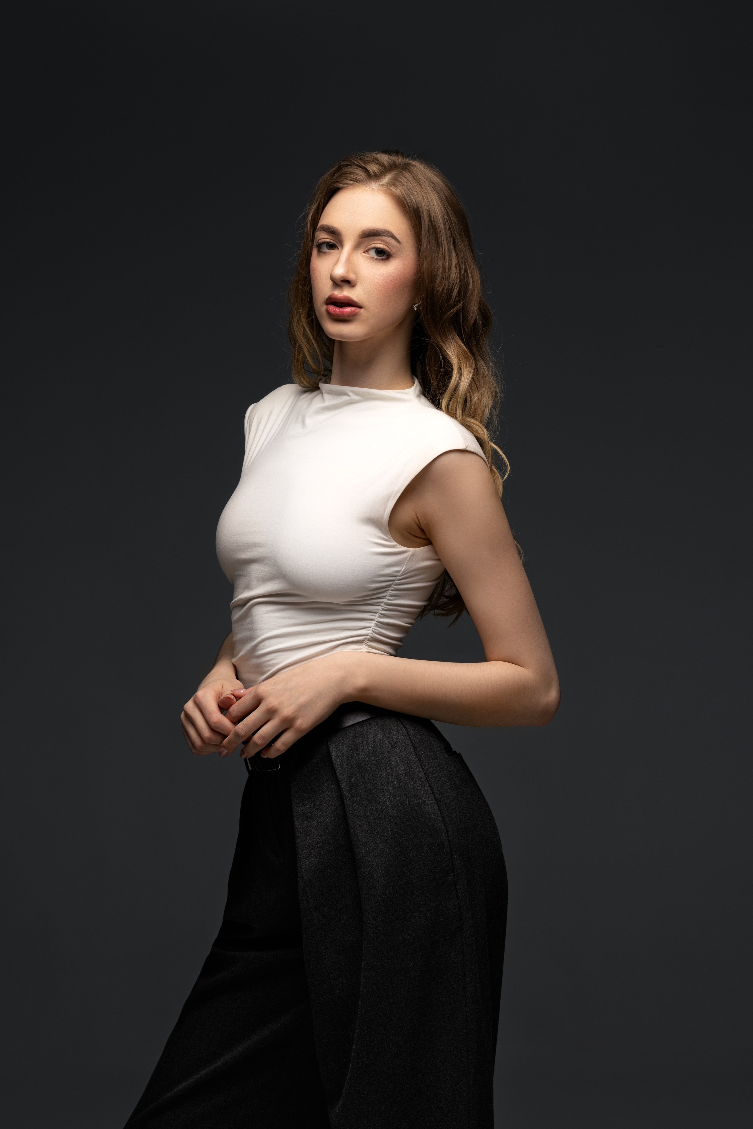 Студийная съемка на циклораме с импульсным светом с Ксенией для «себя». Дмитрий Шульгин, портретный фотограф в Воронеже