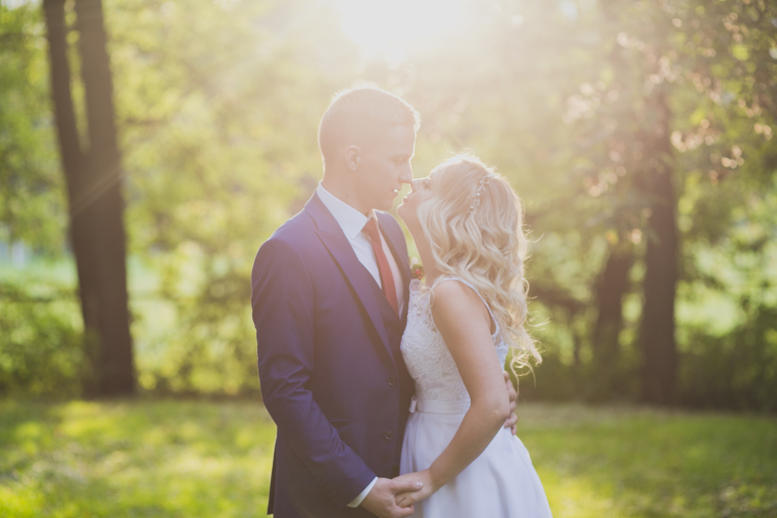 Фото и свадебное видео на прогулке, выгодное предложение с подробным портфолио фотографа Павла Короткова