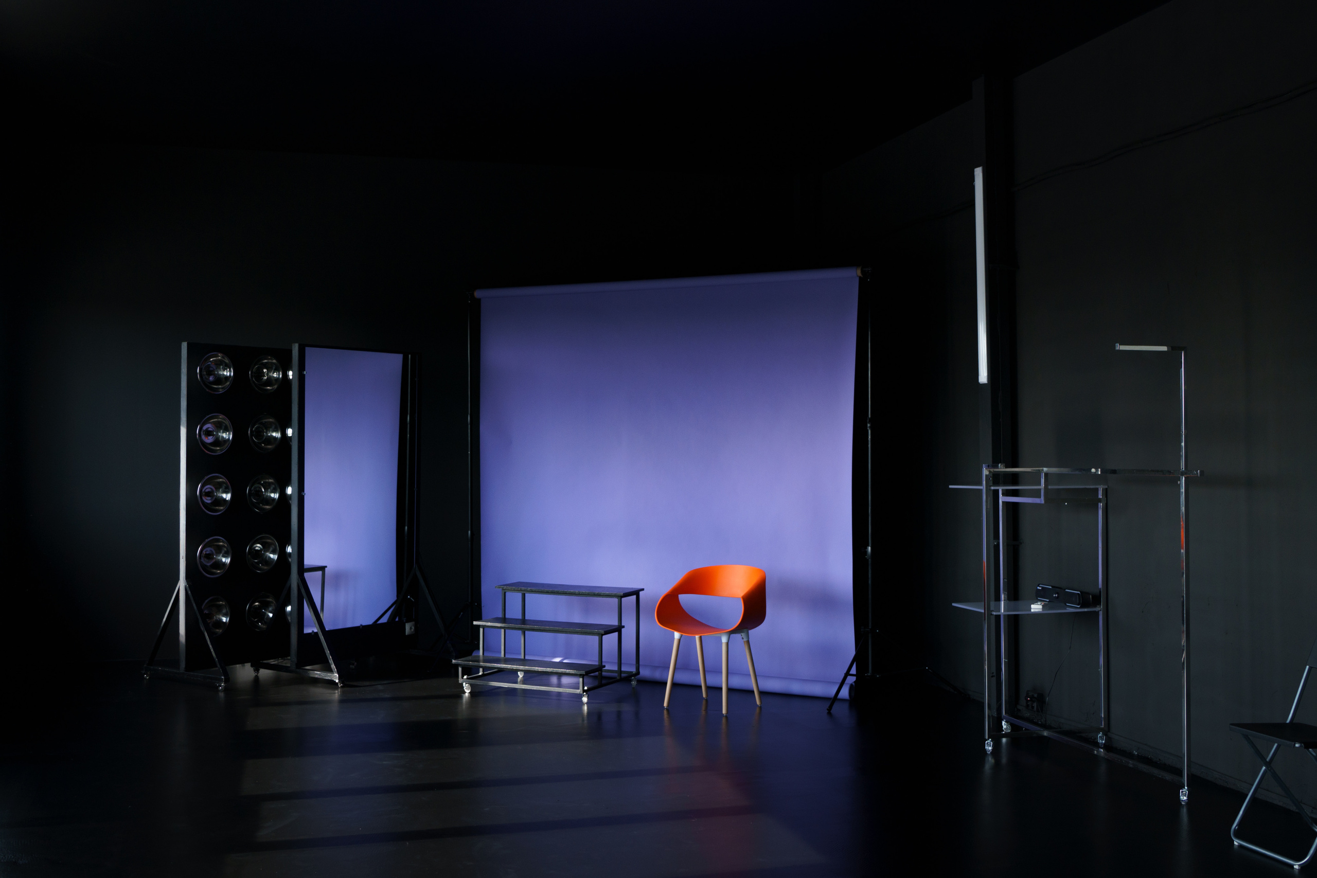 Темная фотостудия. 5loft Фотостудия в Ижевске