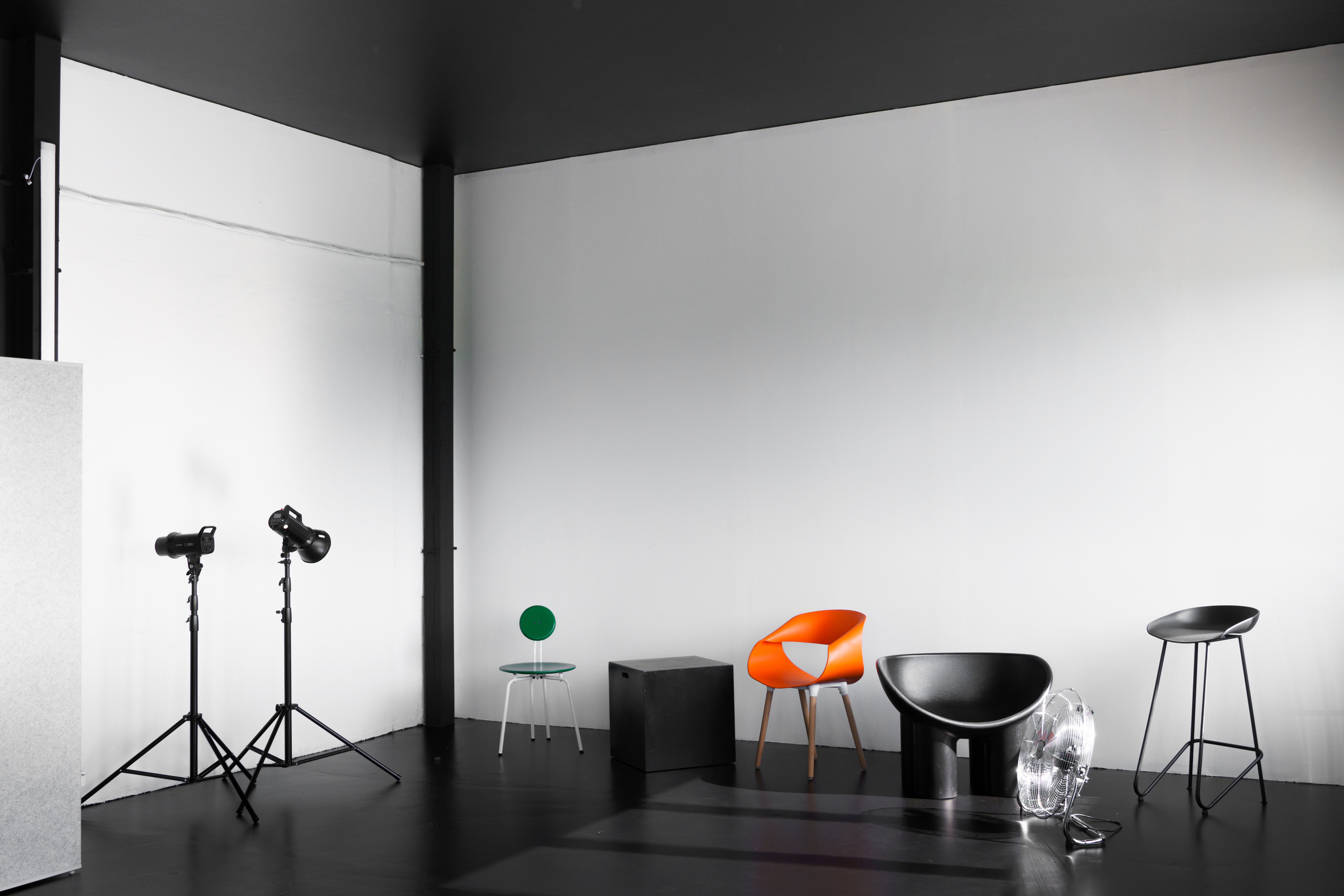 Темная фотостудия. 5loft Фотостудия в Ижевске