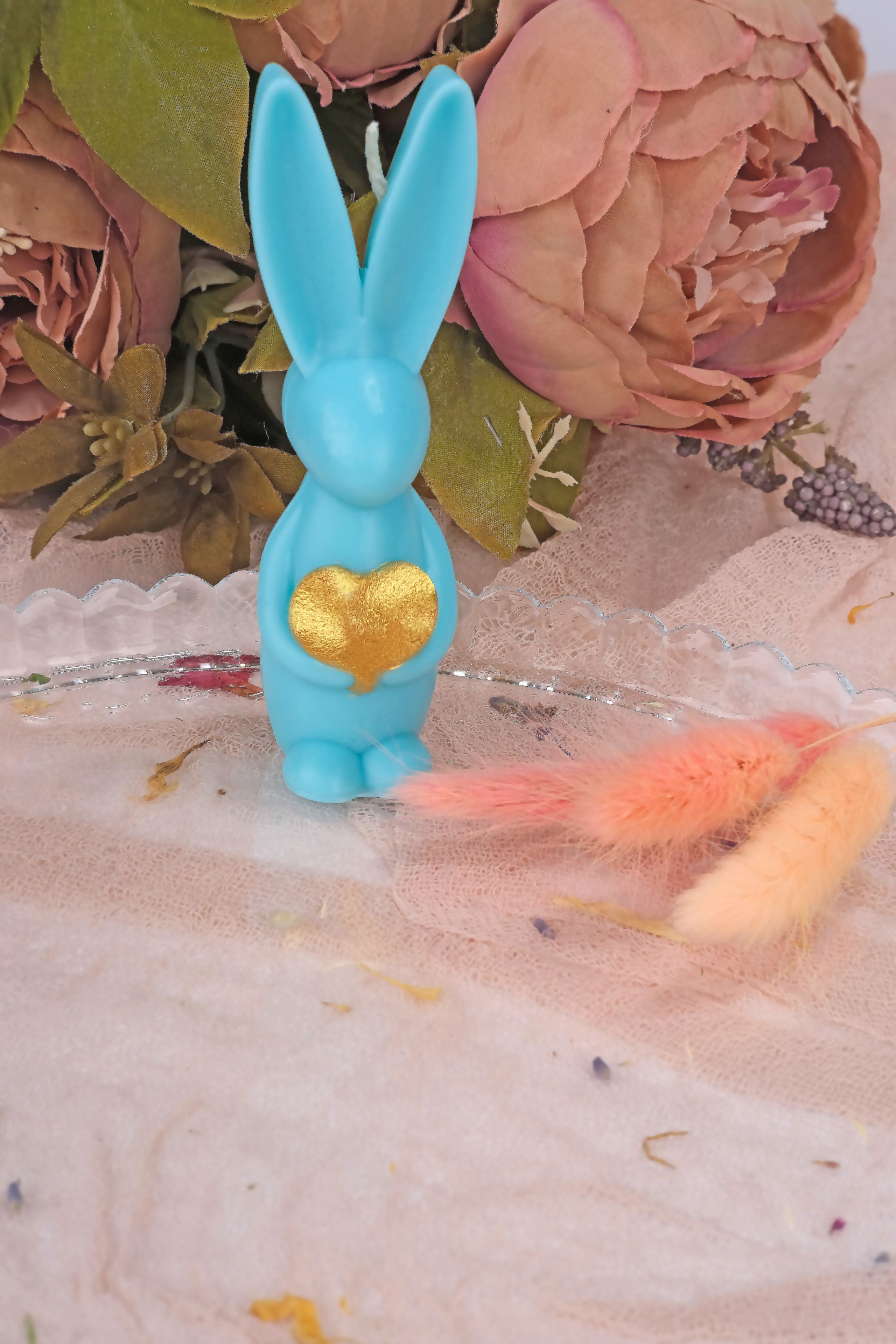 Свеча голубой зайчик с сердцем