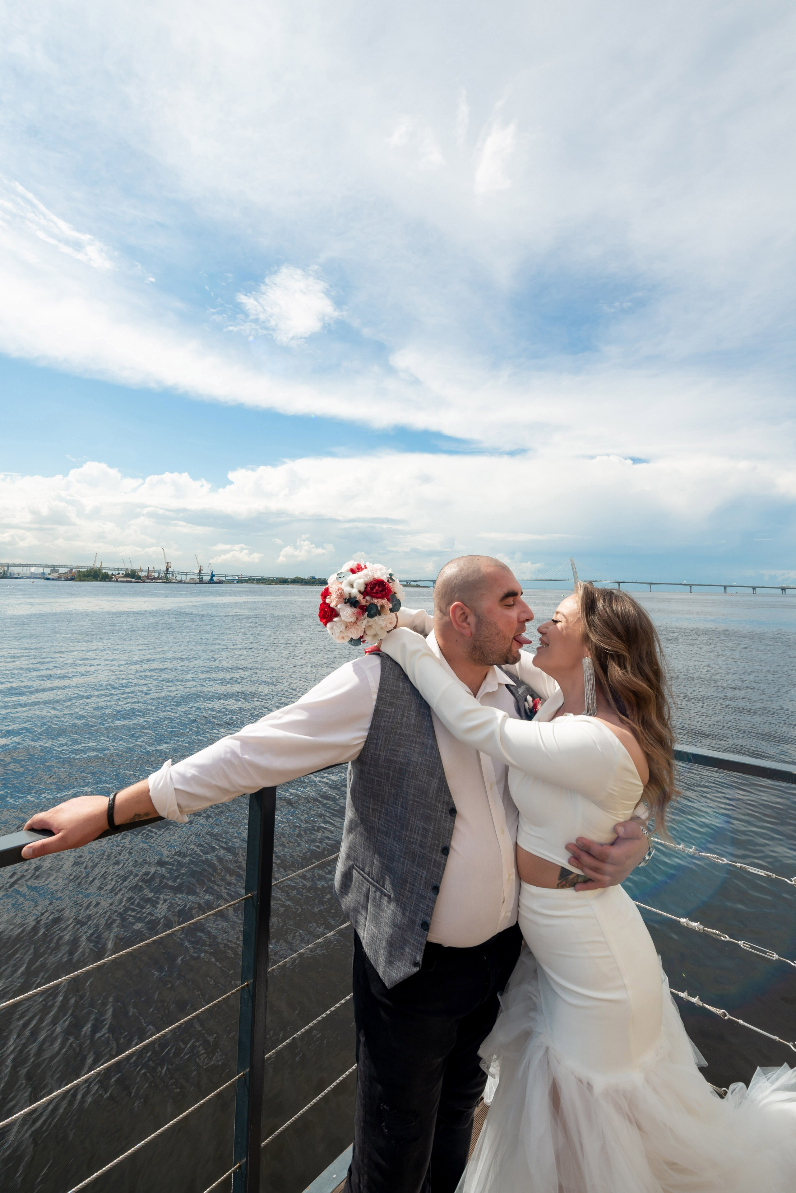 Экстравагантная свадебная фотосессия Светланы и Славы по нетрадиционным и оригинальным местам для свадебной прогулки в Санкт-Петербурге. Портретный, семейный и свадебный фотограф в Санкт-Петербурге и в Пушкине Ширяев Денис