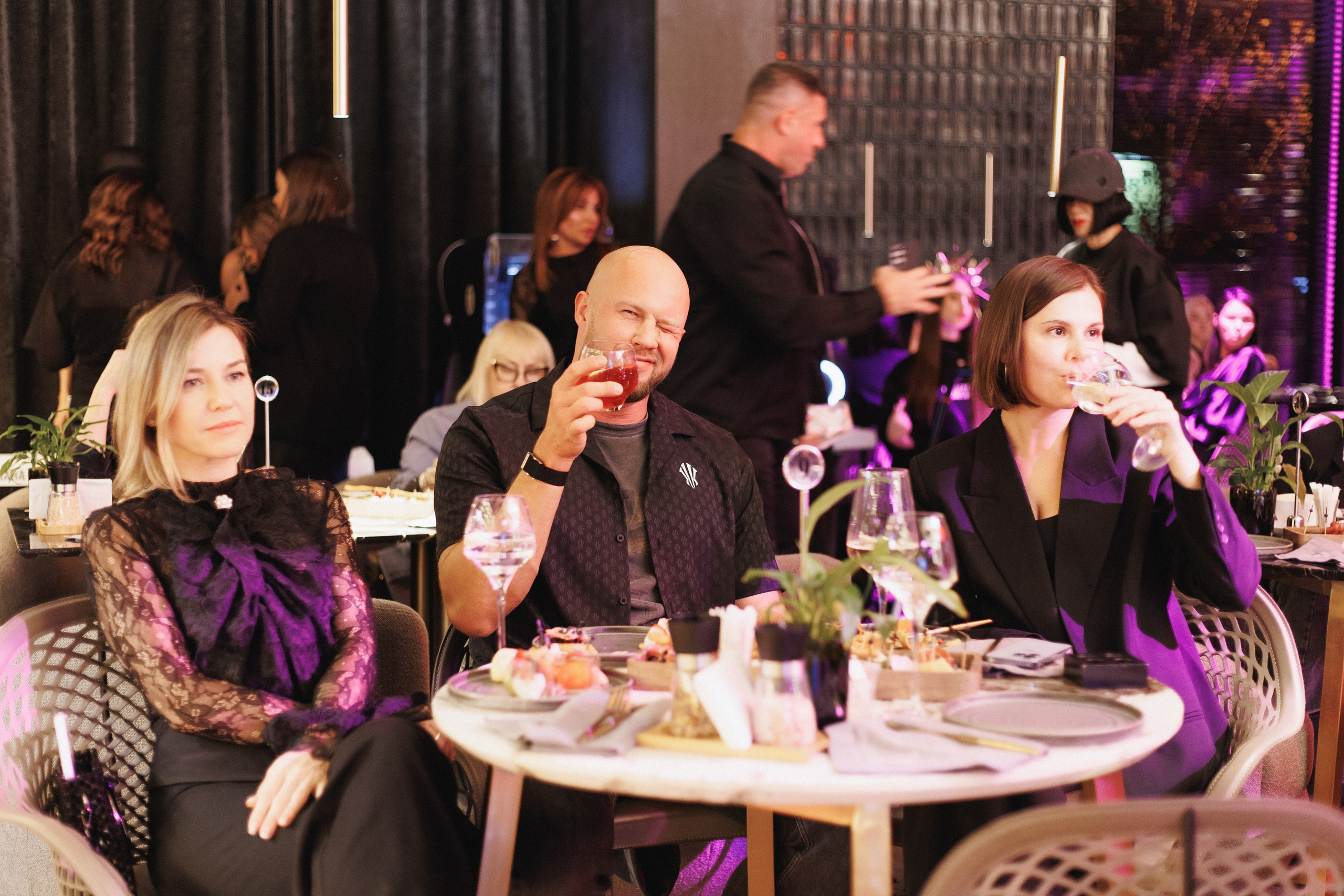 B.DAY PARTY ЖУРНАЛА •G. СВОИ. ФОТООТЧЕТЫ-СОБЫТИЯ-МЕСТА