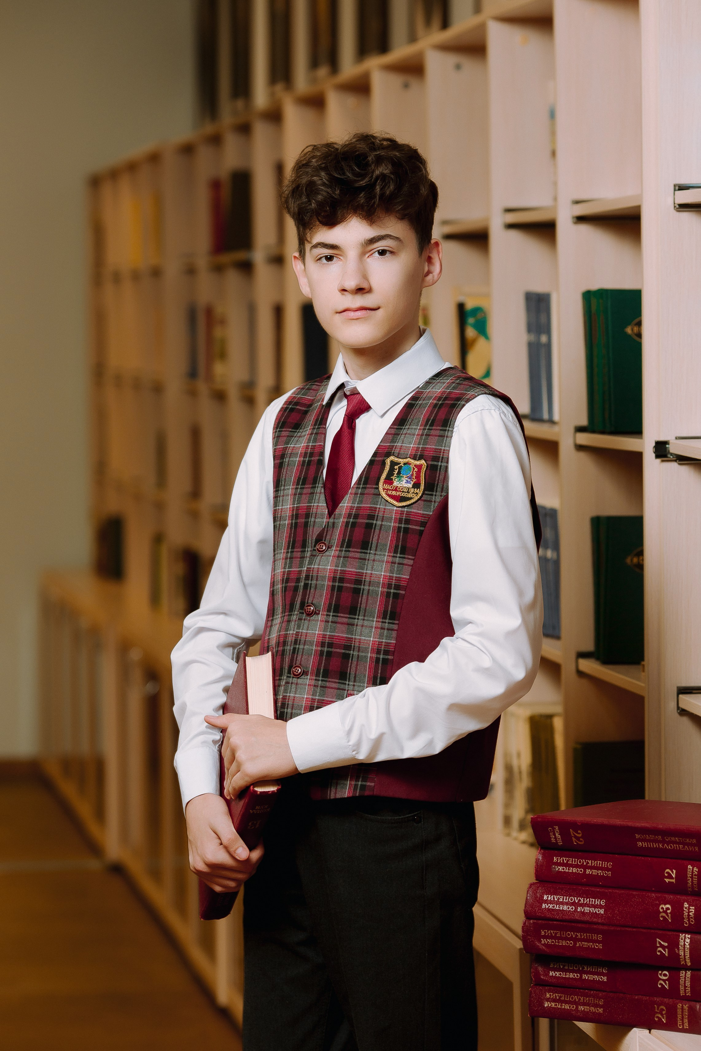 Библиотека- старшая школа портреты. Выпускные альбомы Натальи Бутко: Новороссийск, Анапа, Геленджик