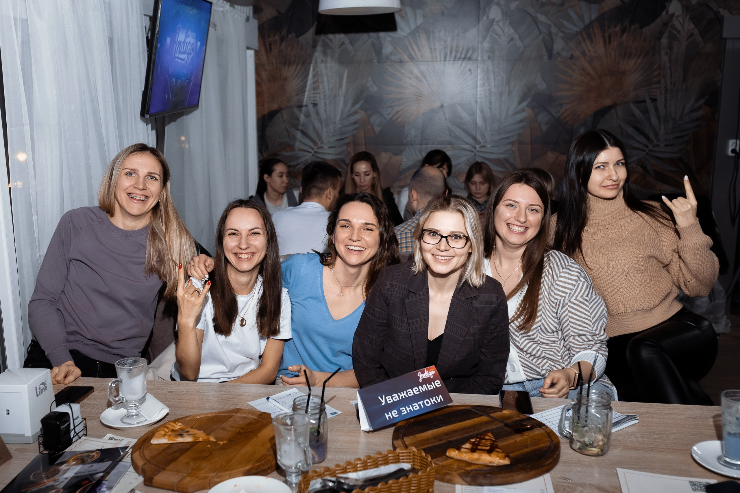 Фото с репортажа квиз-шоу ЛИГА ИНДИГО в ресторане Алые Паруса. Фотограф в Санкт-Петербурге — Сергей Петров