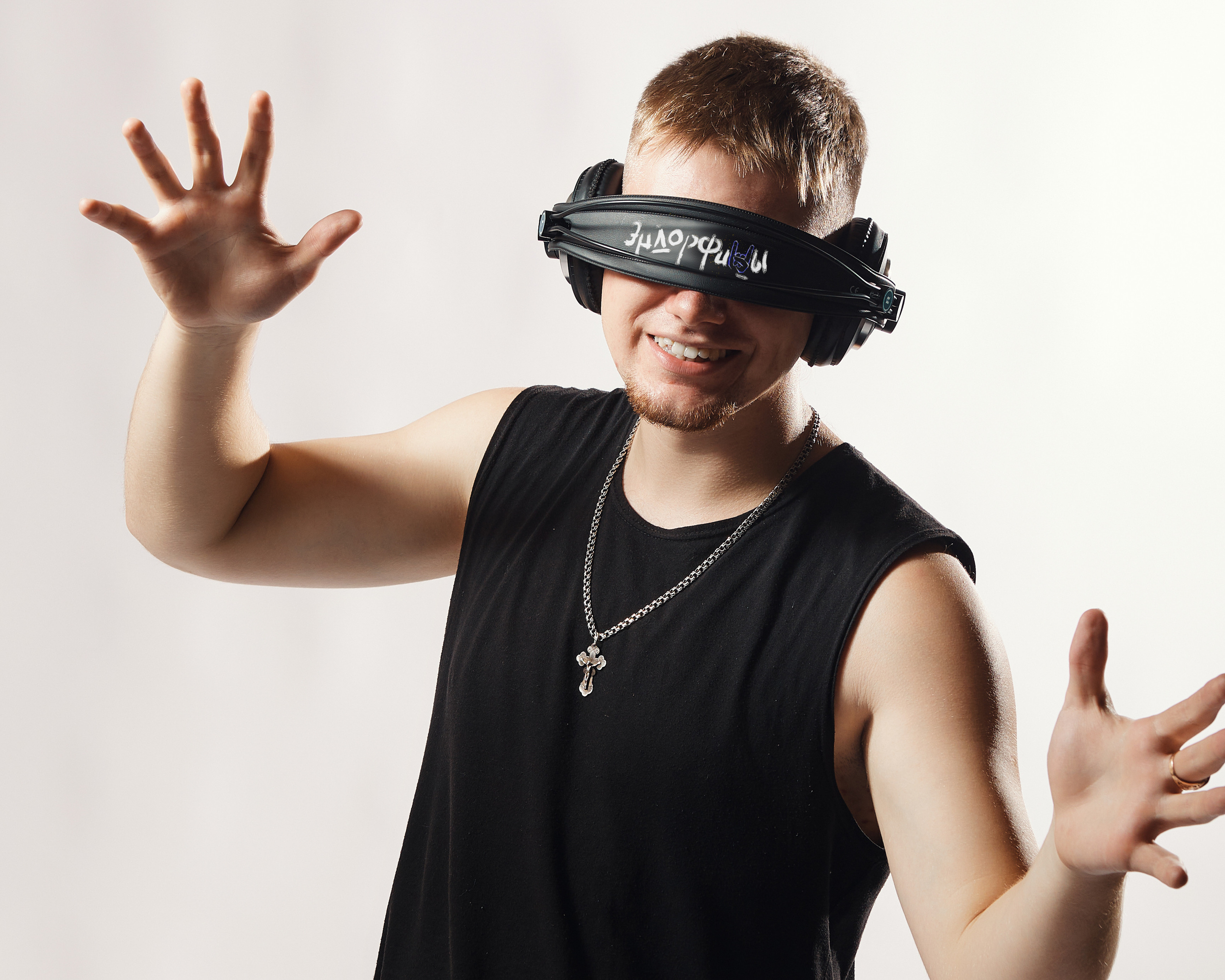 Актёрская игра, портрет солиста рок-группы Эндорфины.