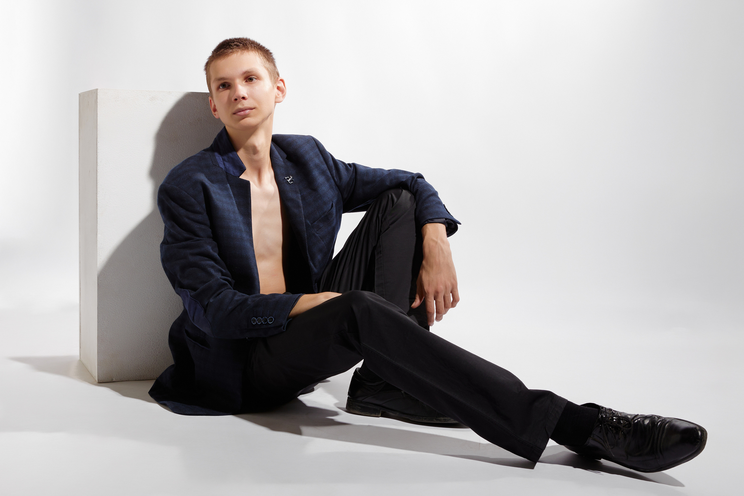 Мужской портрет сидя