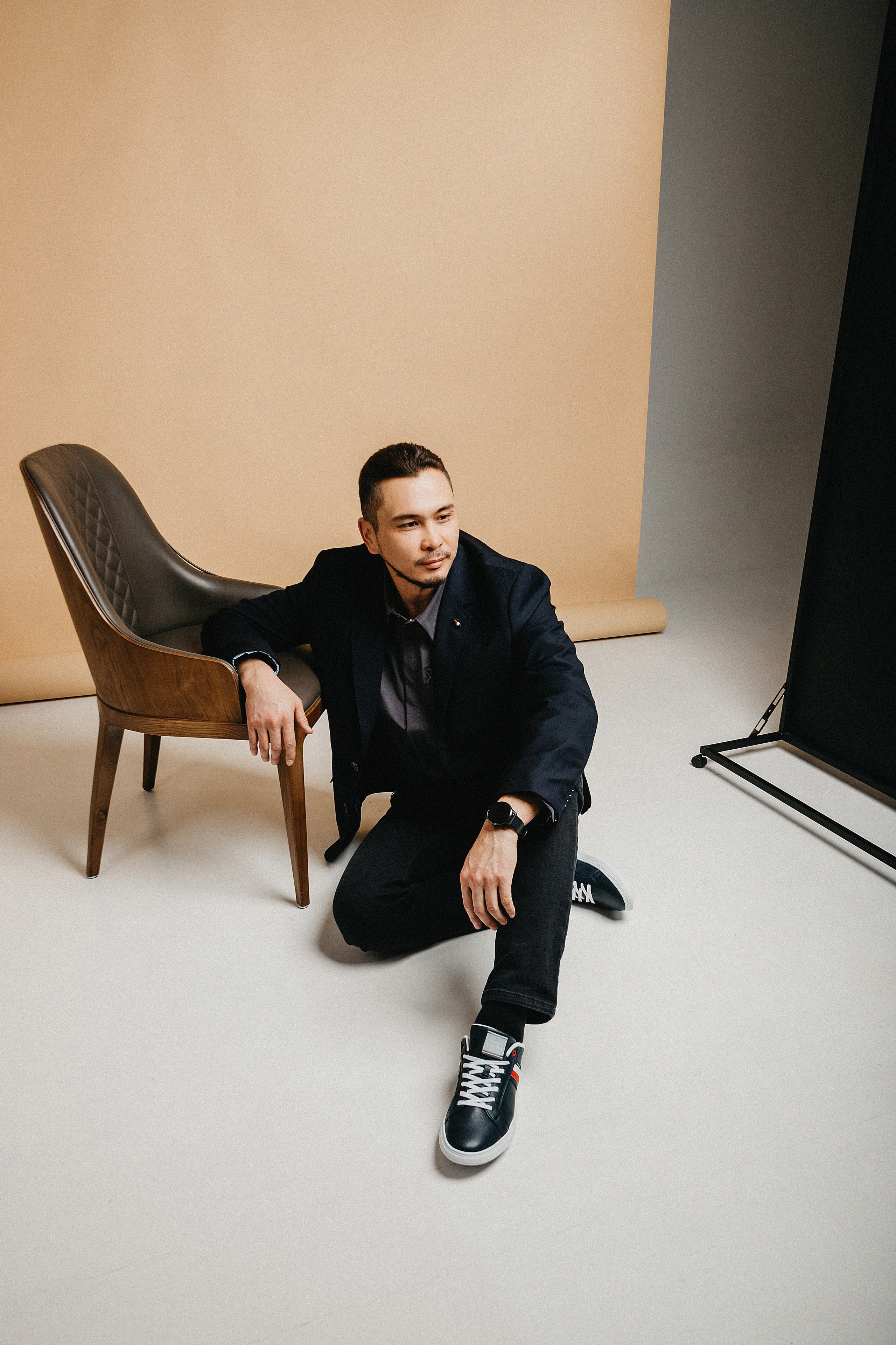 Фотосессия Нурлана в фотостудии Пространство. Свадебный, семейный и портретный фотограф в Алматы, Костанай