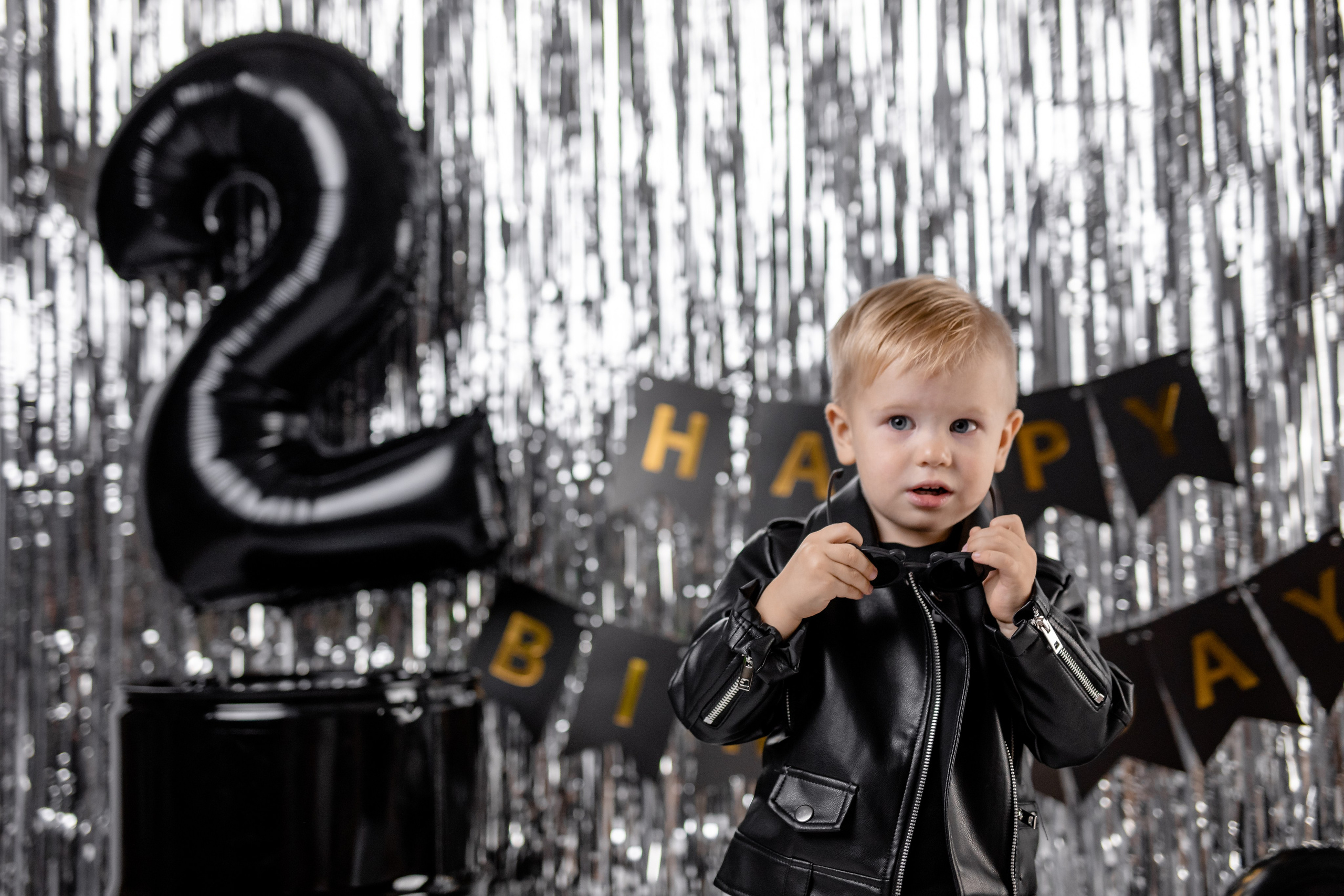 Стилизованная фотосессия в студии на день рождения ребёнка