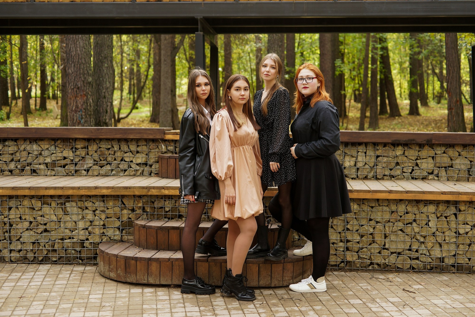 Идеи для школьной фотосессии осенью: 9 и 11 класс. СИГМА | Студия выпускных альбомов Красноярск