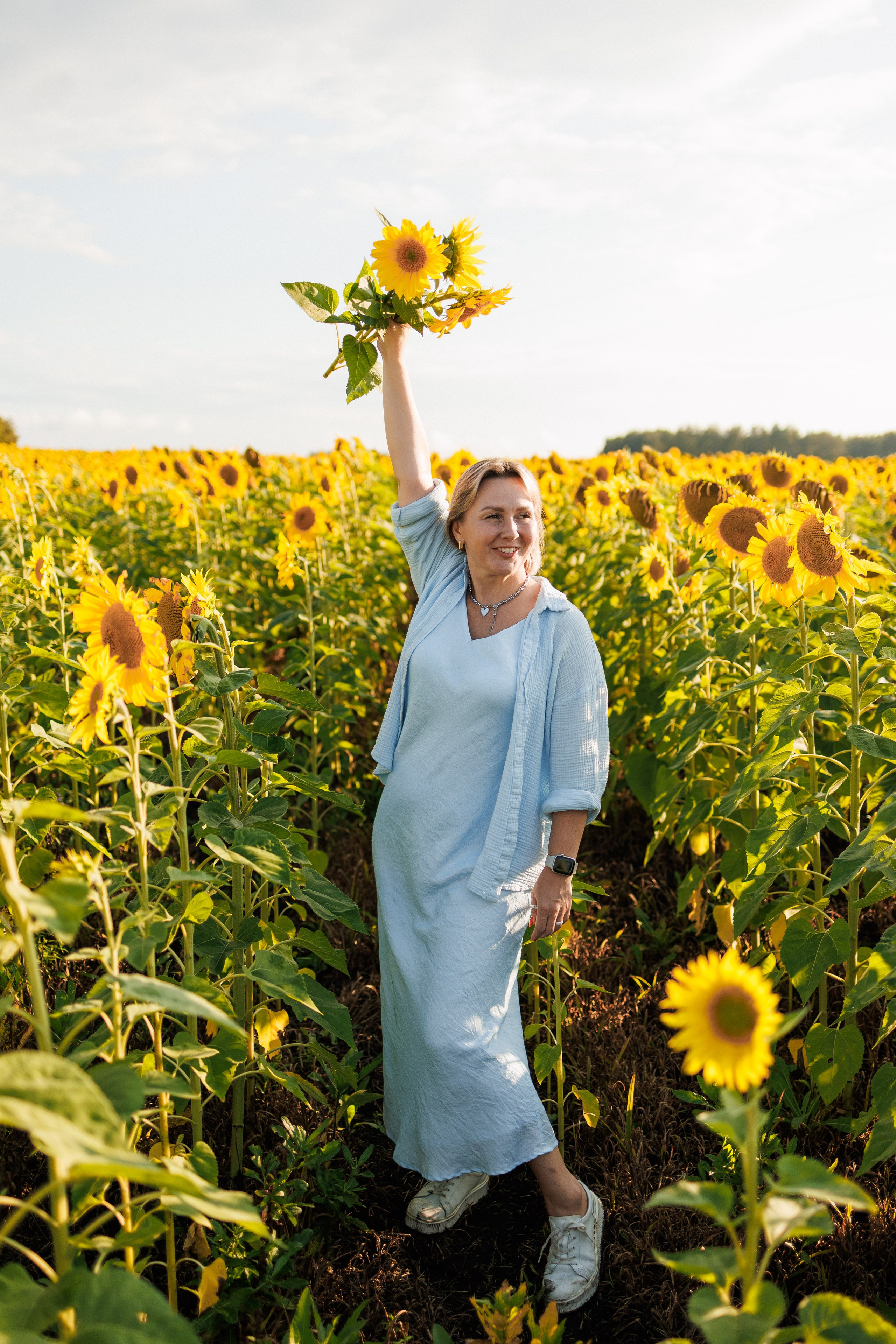 В поле подсолнухов. Семейный фотограф г. Тюмень