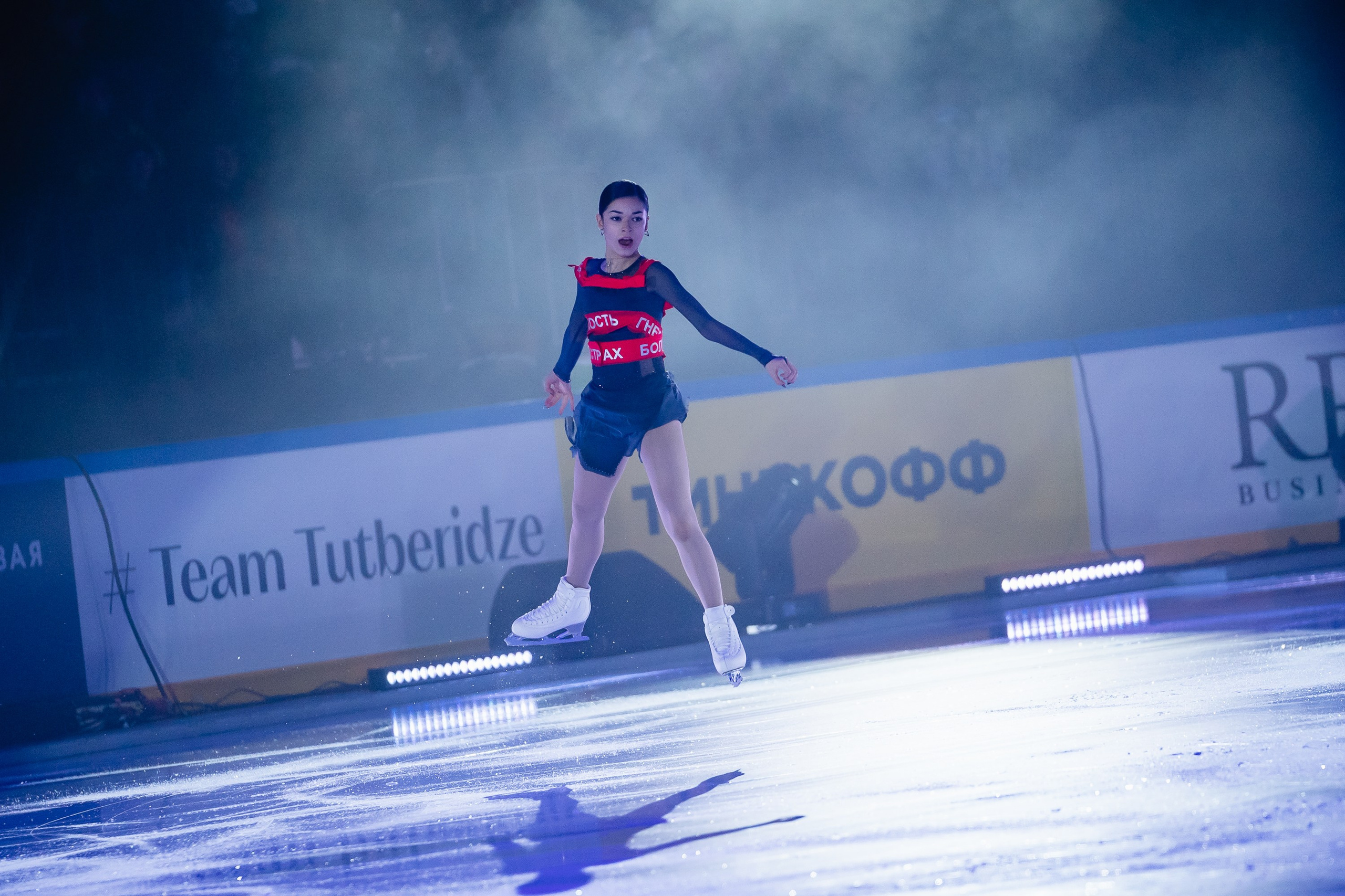 Шоу «Чемпионы на льду» в Новосибирске. Воробьева Ксения — Спортивный и танцевальный фотограф Новосибирск