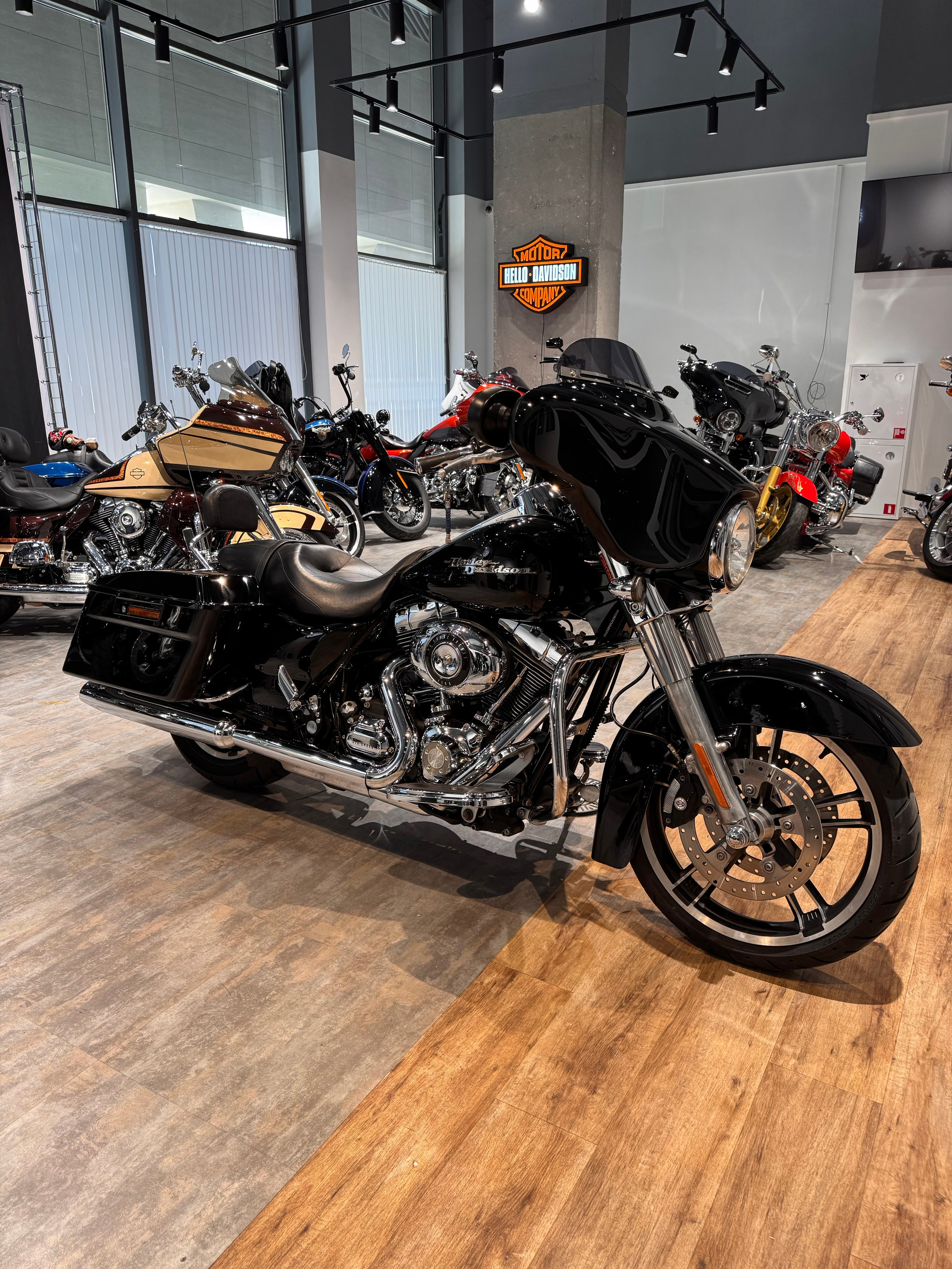 Harley Davidson 2010 Street Glide ABS — купить мотоцикл. Hello Davidson, Москва. Только хорошие мотоциклы…