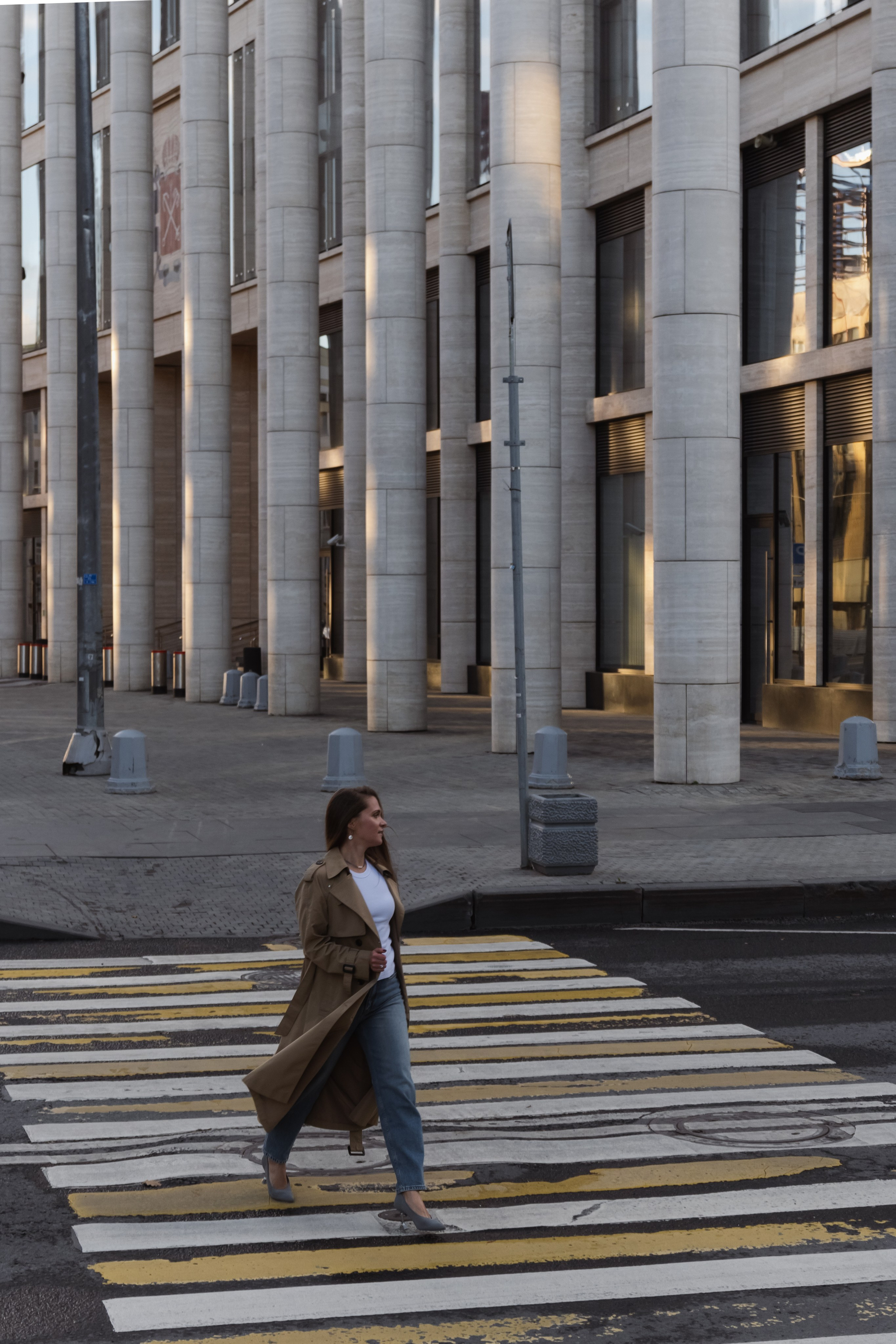 Уличная фотосессия в Невской Ратуше. Портретный и репортажный фотограф в Санкт-Петербурге | Валерия Кайряк