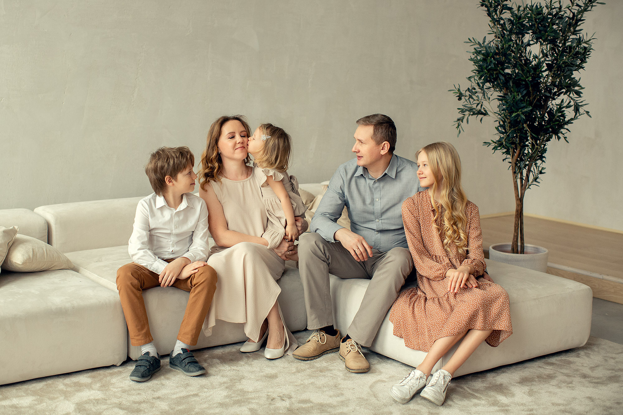 Фотосессия большой семьи в студии. Tatyana Nadezhdina Family photographer