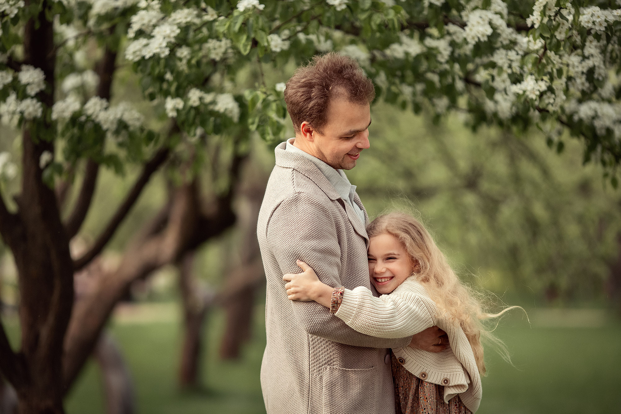 Фотосессия большой семьи в цветущем саду. Tatyana Nadezhdina Family photographer