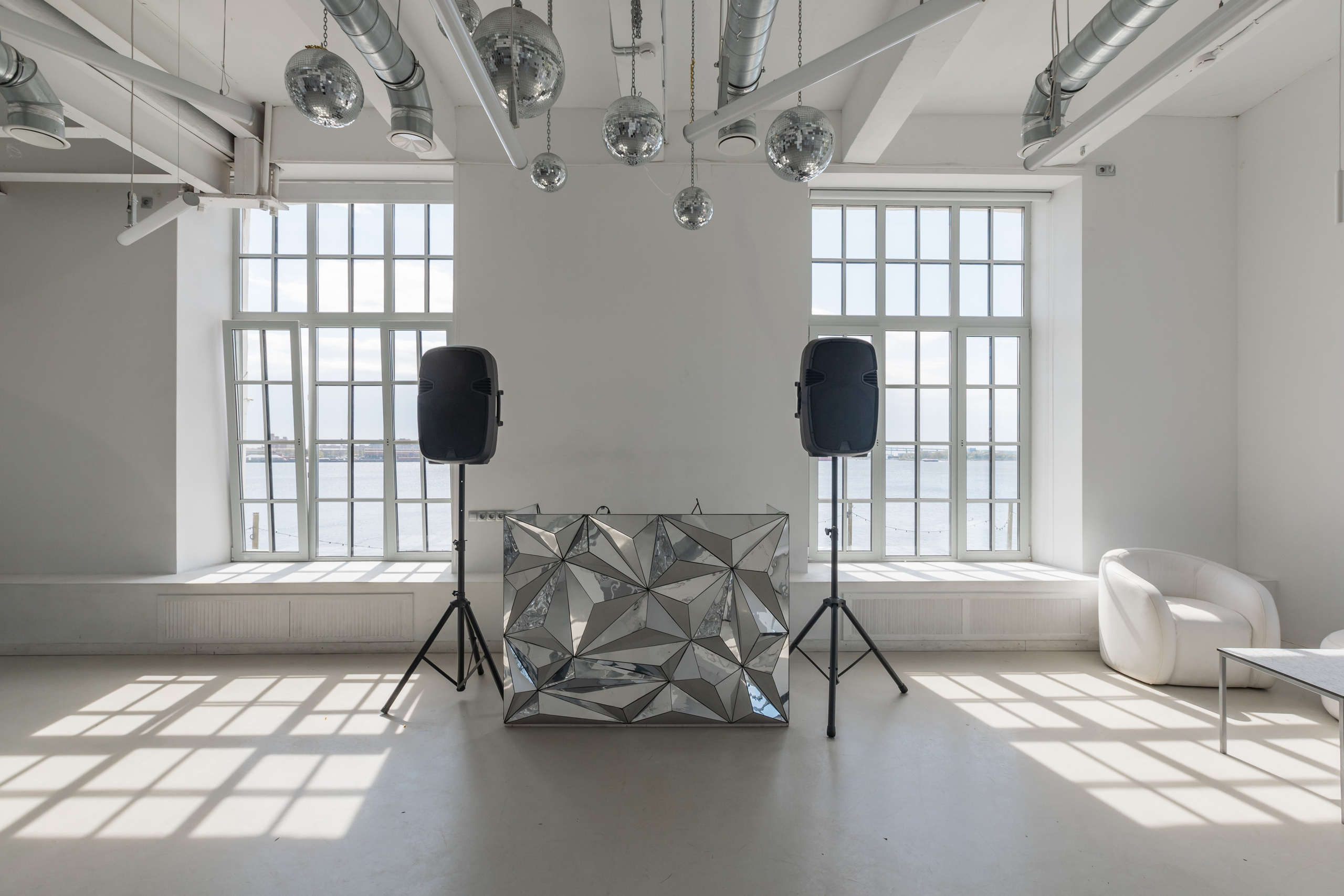 Кожевенная, 34А. Аренда лофта в СПб для мероприятий