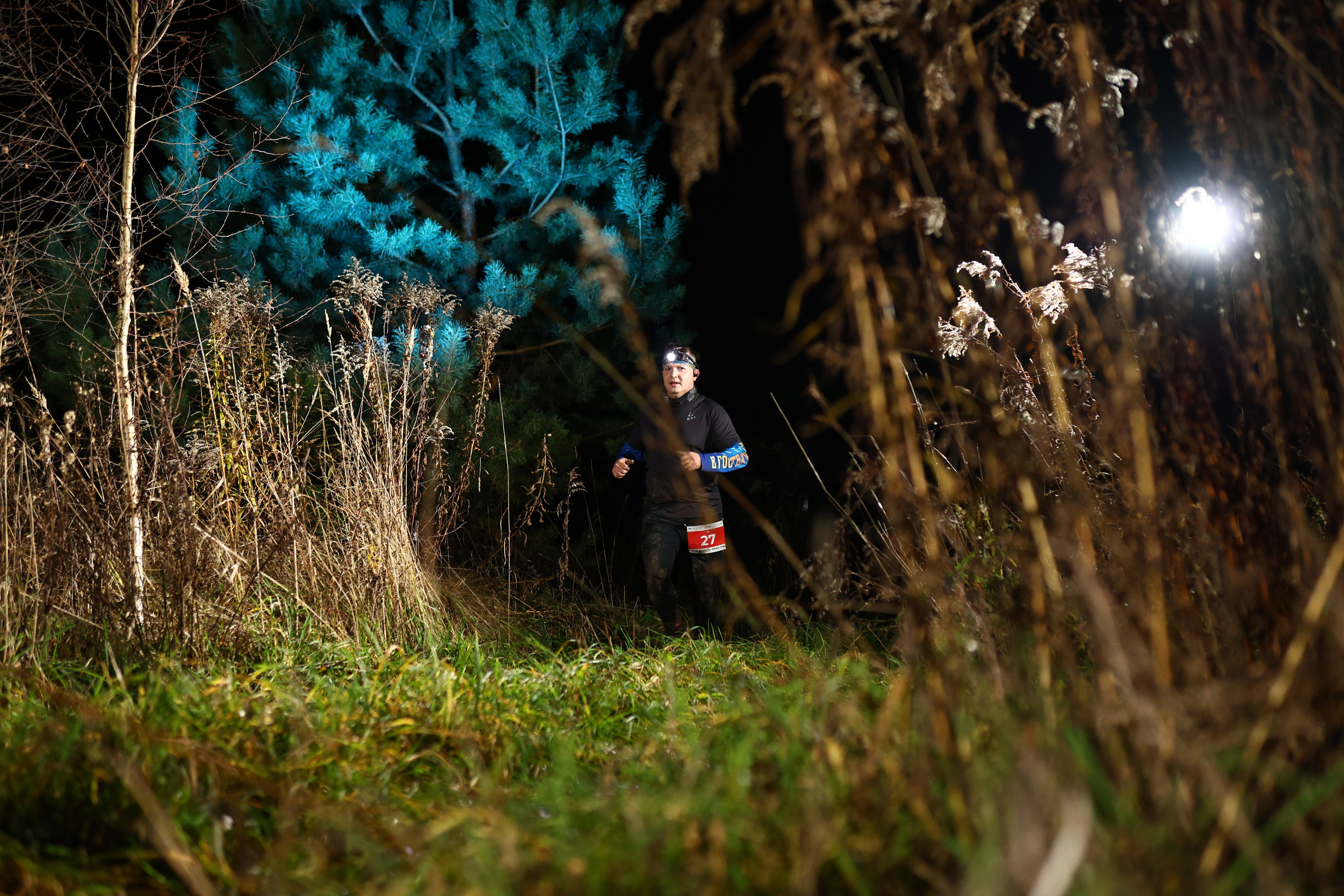 Репортажная съёмка. Фотограф Дмитрий Комлев. Окская тропа. Ночной трейл . 2025. Фото