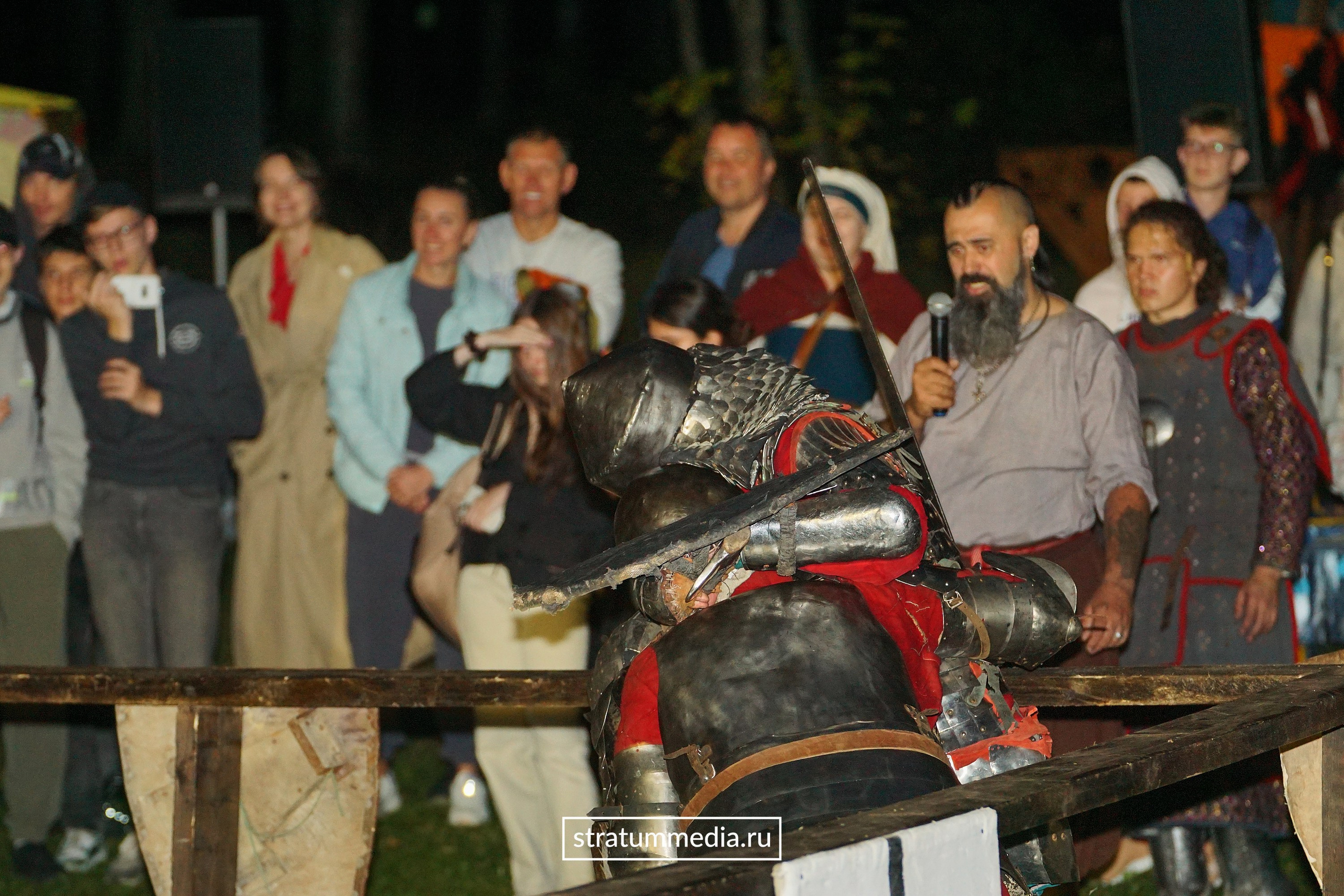 Fire Show at Park. Stratum Media — Фото-Видео Съемки