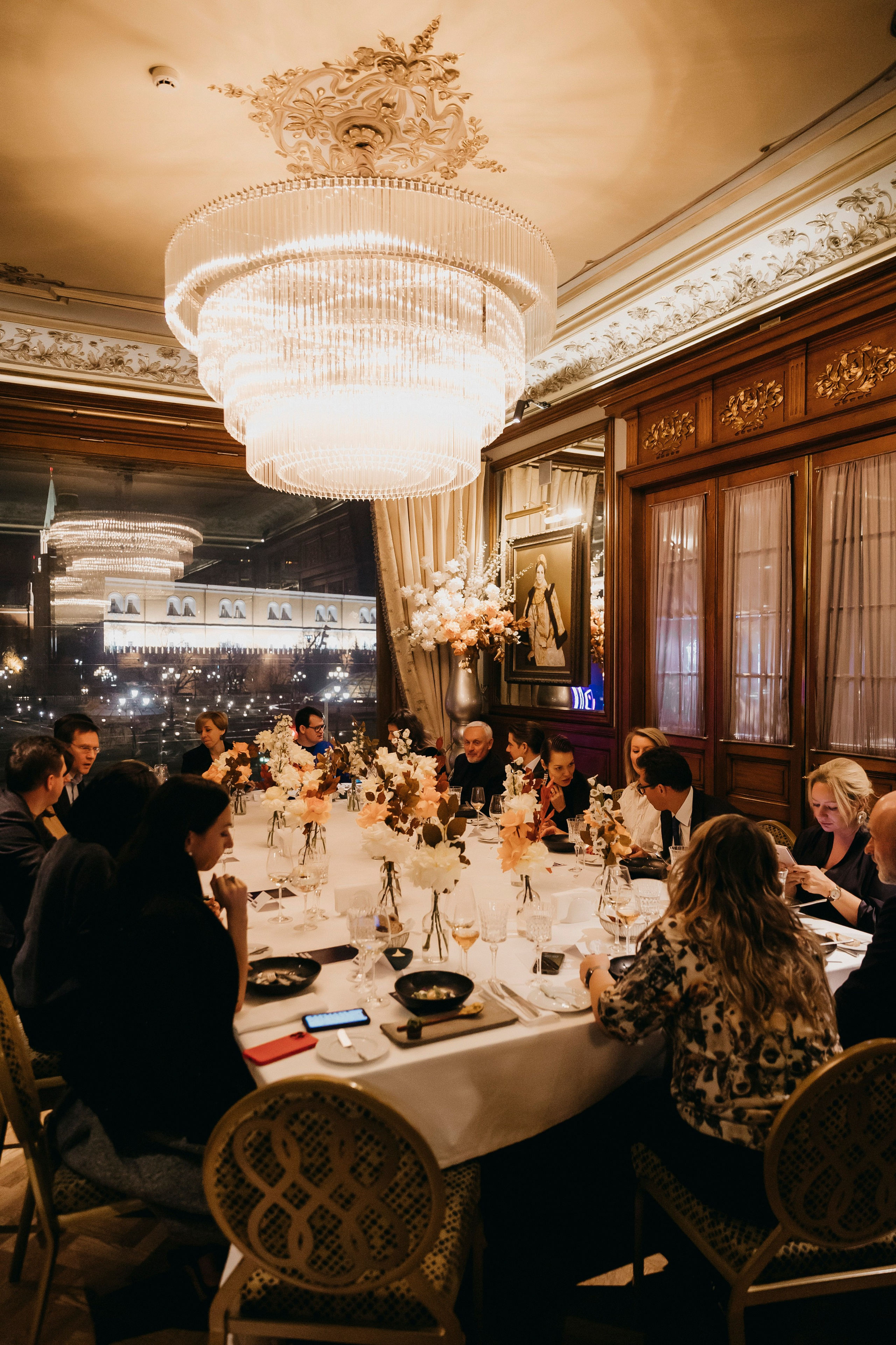 Ужин Коллекционеров, Белуга, Москва. «Птичка на проводе»: информационный портал в Москве