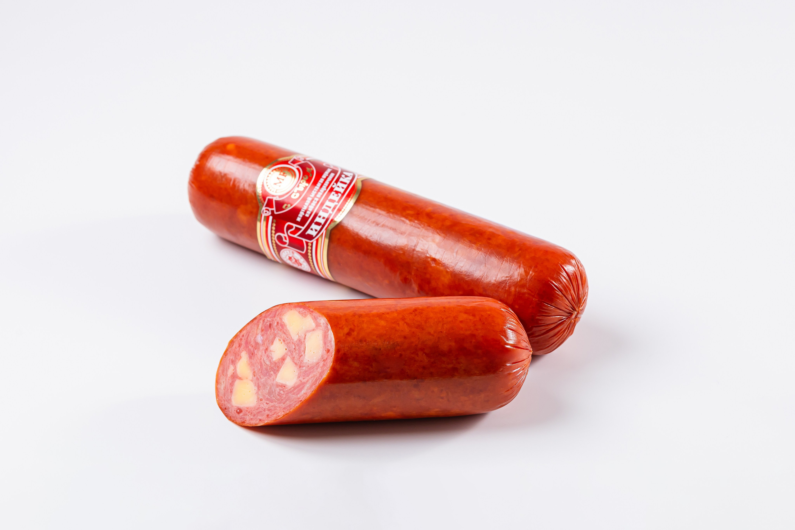 Фото на белом фоне для каталога бренда Максимовский продукт. Рекламный фуд фотограф и видеограф в Астане Алина Лысенко