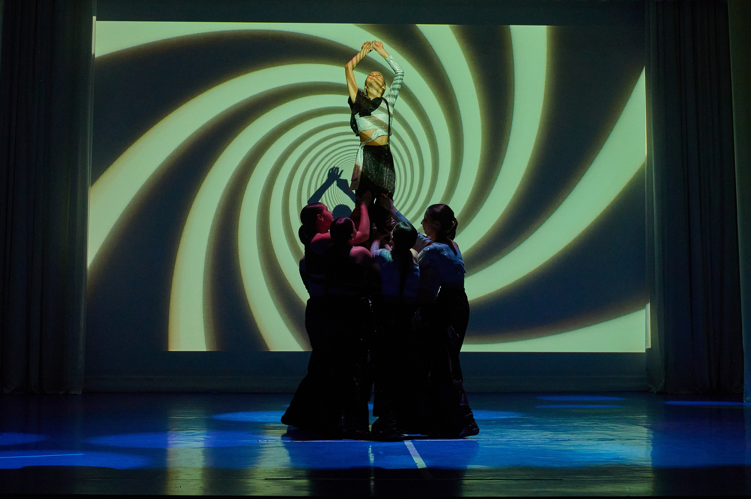 8 марта Марьина роща. Жизнь курорта Кабардинка в фотографиях