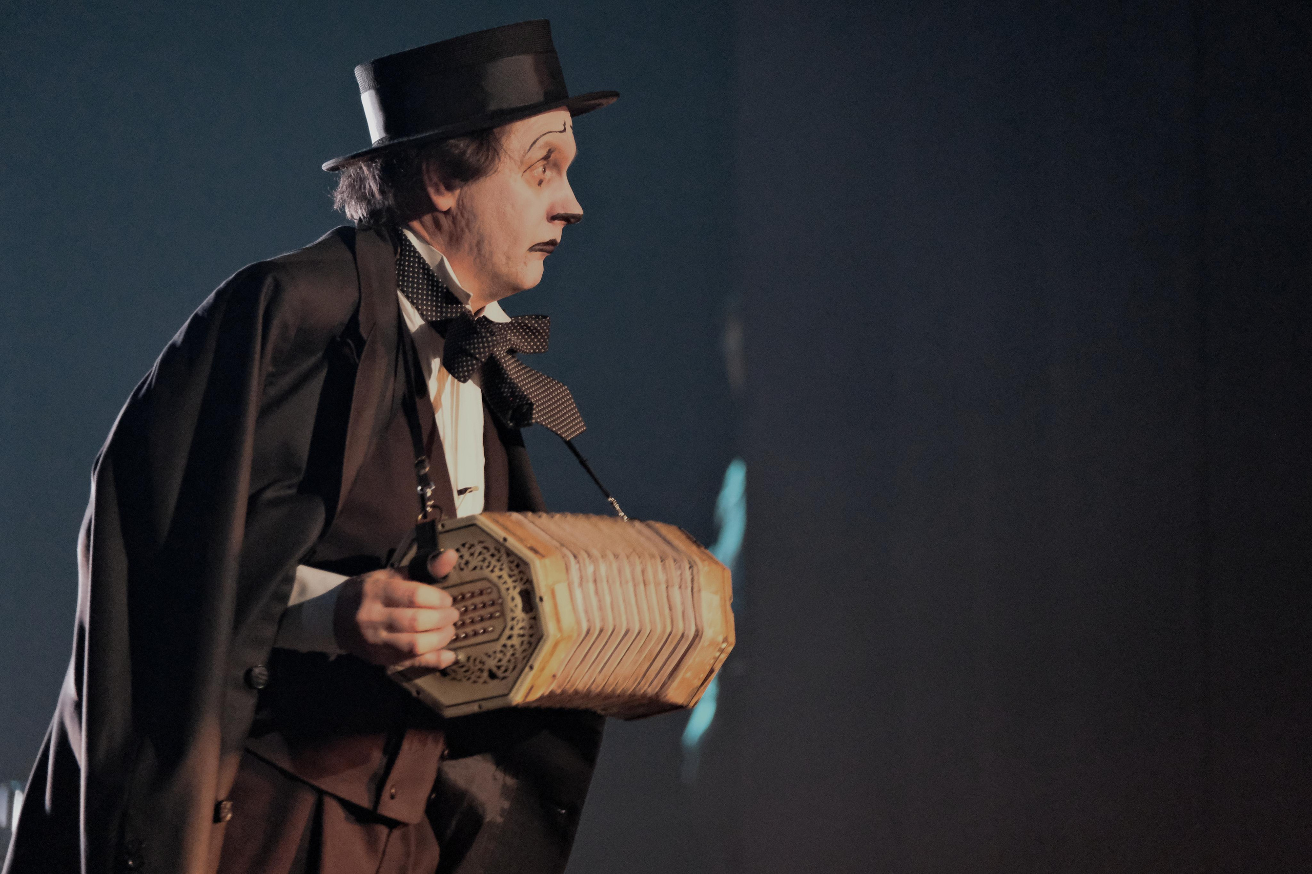 «ФЕЛЛИНИ. 8 ½» Театр Вахтангова, Новая сцена. Москва, улицы, театр и артисты, друзья и мир фото Владимир Кашицин