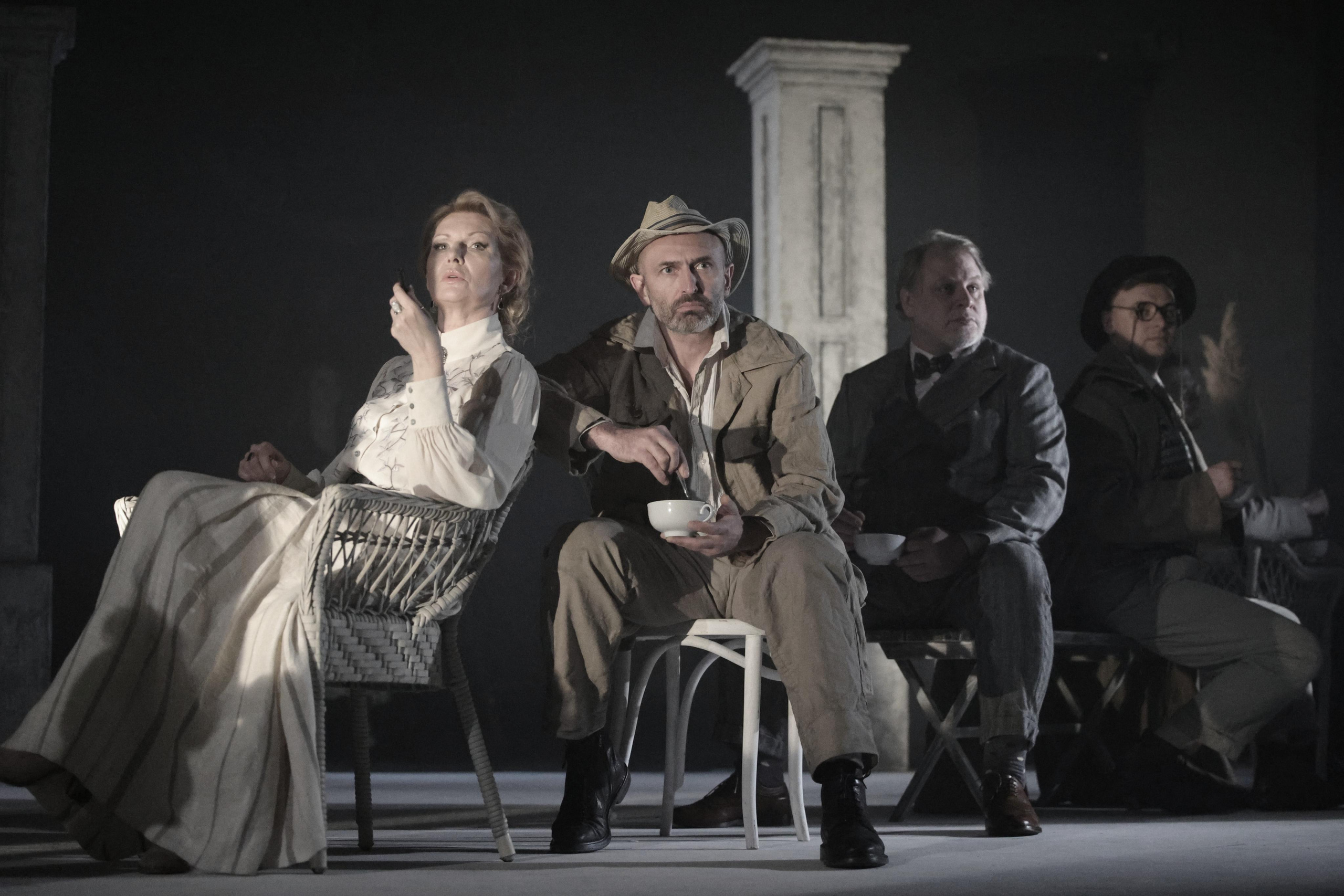 «МЕСЯЦ В ДЕРЕВНЕ». Московский Театр Луны. Москва, улицы, театр и артисты, друзья и мир фото Владимир Кашицин