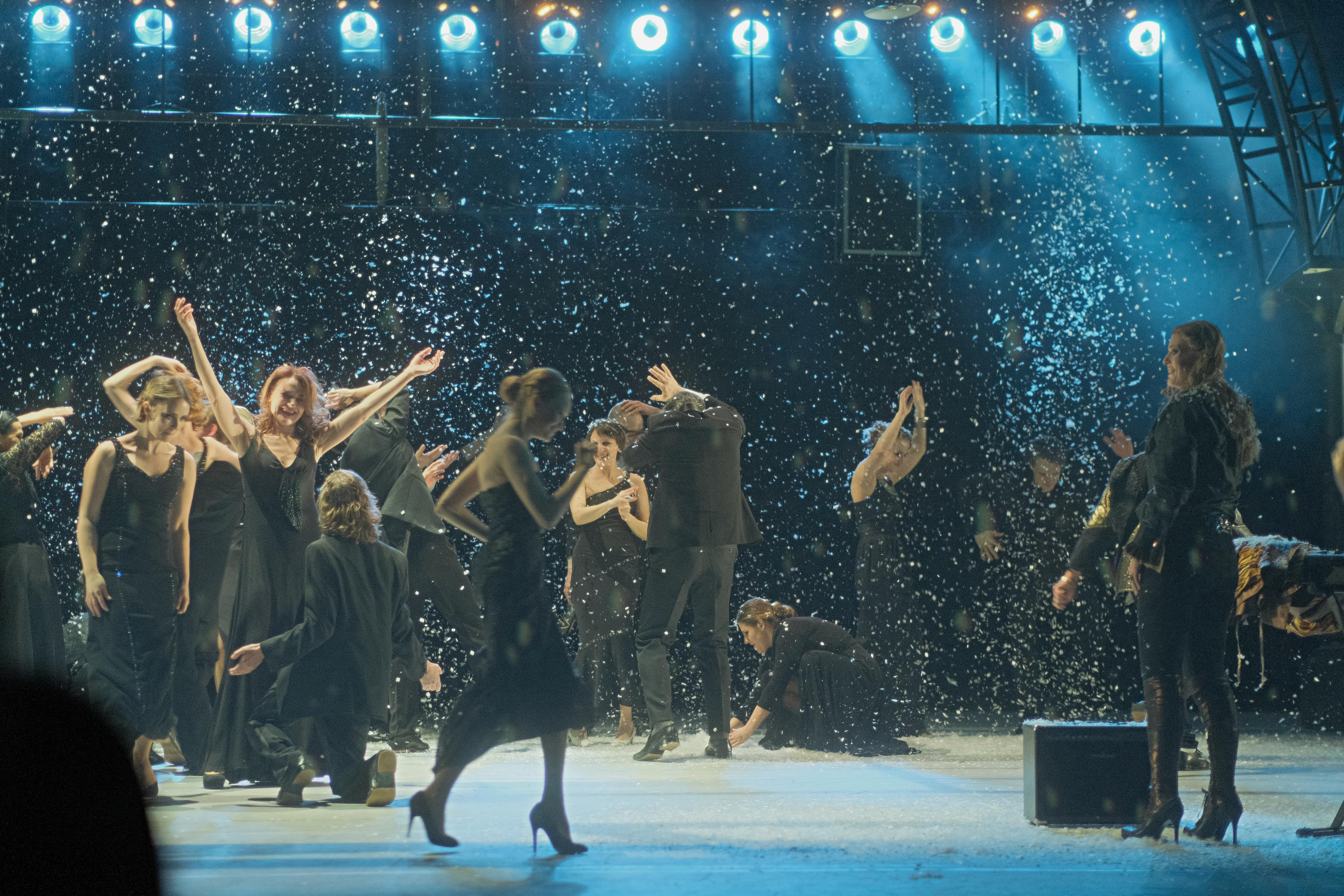 «XX ВЕК. БАЛ». МХТ имени А. П. Чехова. Москва, улицы, театр и артисты, друзья и мир фото Владимир Кашицин