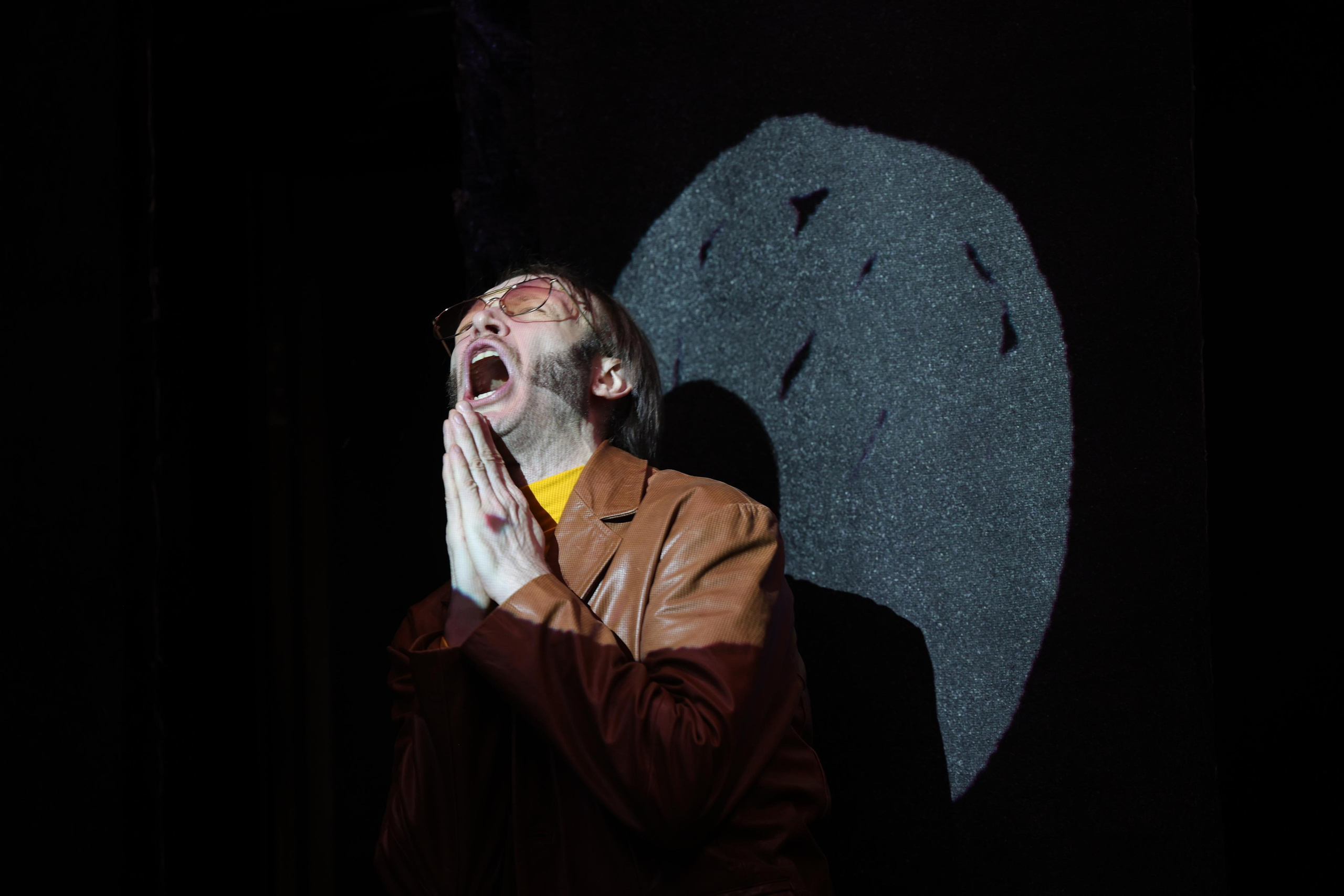 «ГДЕ ТЫ БЫЛ ТАК ДОЛГО, ЧУВАК?». Театр «Пространство ВНУТРИ». Москва, улицы, театр и артисты, друзья и мир фото Владимир Кашицин