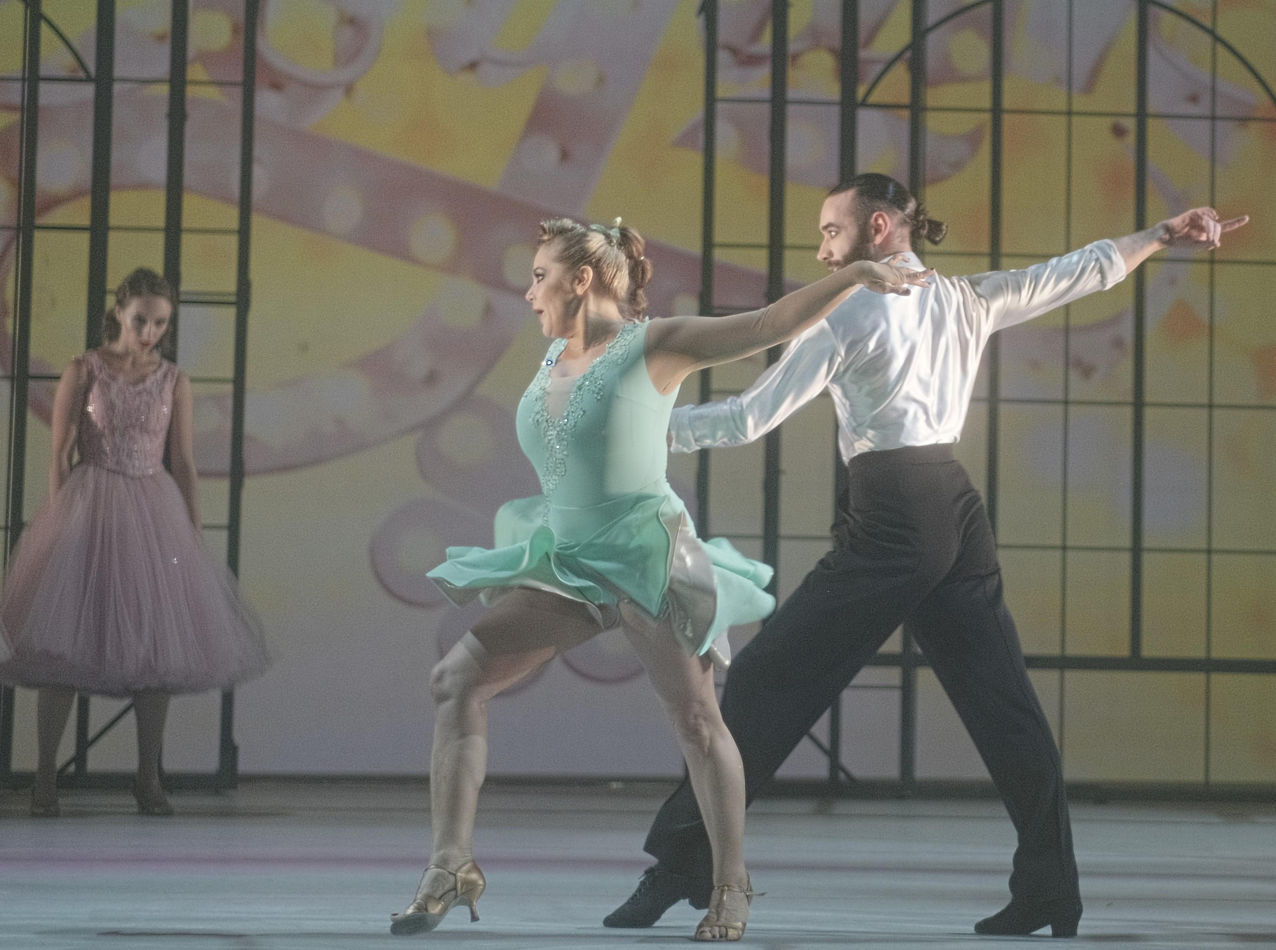 «XX ВЕК. БАЛ». МХТ имени А. П. Чехова. Москва, улицы, театр и артисты, друзья и мир фото Владимир Кашицин