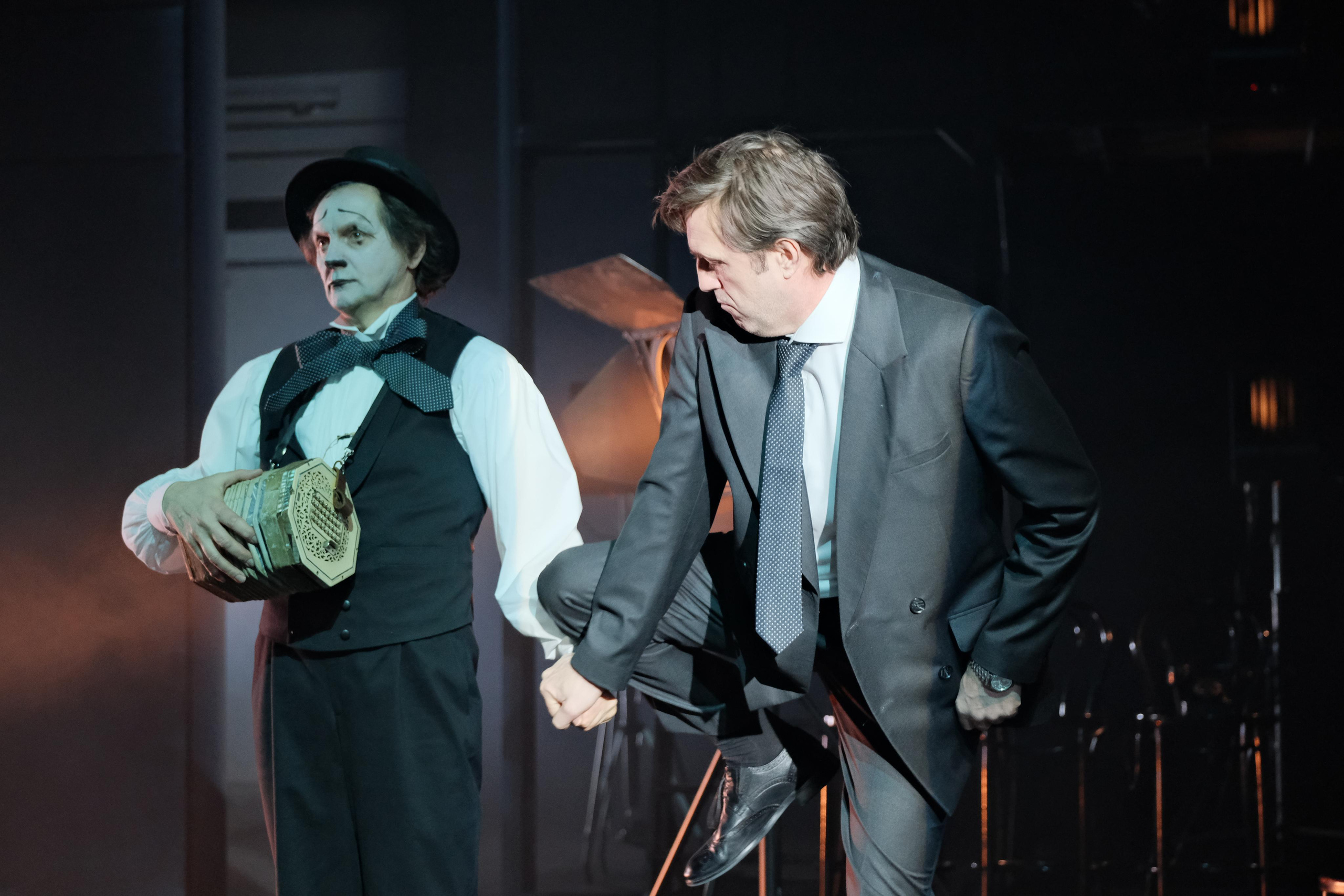 «ФЕЛЛИНИ. 8 ½» Театр Вахтангова, Новая сцена. Москва, улицы, театр и артисты, друзья и мир фото Владимир Кашицин