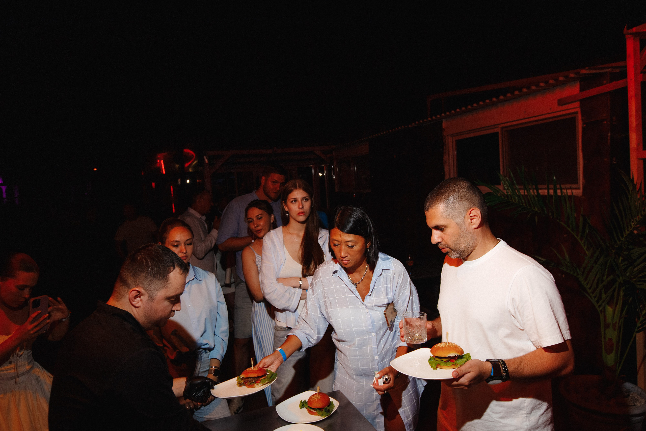 СОБРАНИЕ — ПРЕЗЕНТАЦИЯ НОВОГО НОМЕРА. СВОИ. ФОТООТЧЕТЫ-СОБЫТИЯ-МЕСТА