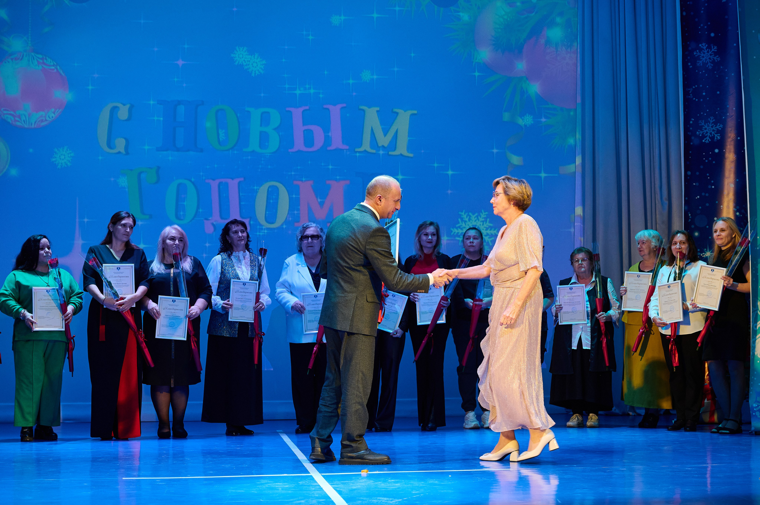 Коцерт НГ В ДК Марьина Роща. Жизнь курорта Кабардинка в фотографиях