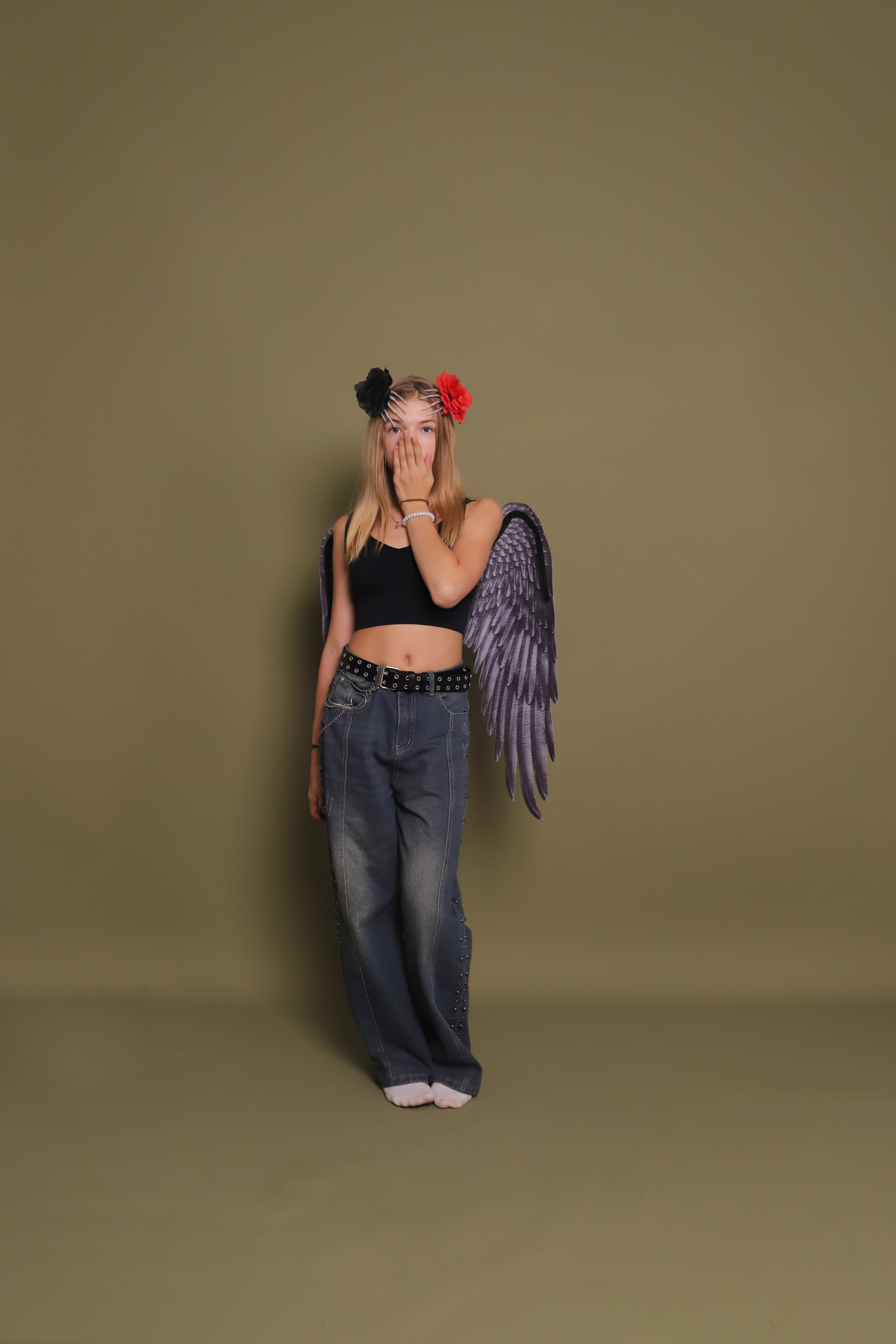 Цвет фона Хаки. Фотостудия самообслуживания. Студия без фотографа в Твери