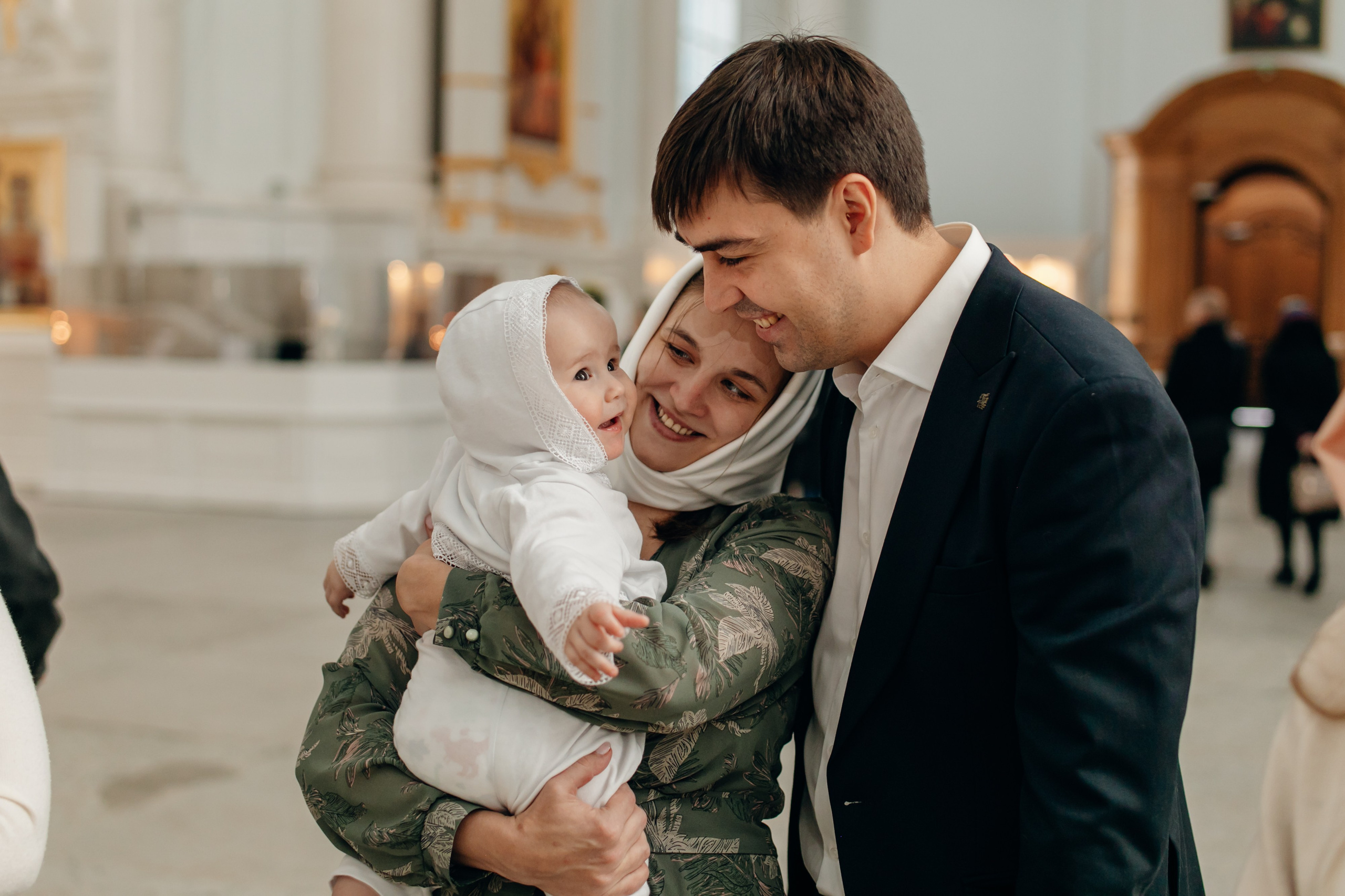 где провести Крещение ребенка в Смольном соборе СПб, лучший храм для Крещение ребенка в Смольном соборе СПб, где креститься питер, лучший собор, церковь для крещения, сколько стоит крещение спб, фотограф на крещение, намоленный храм