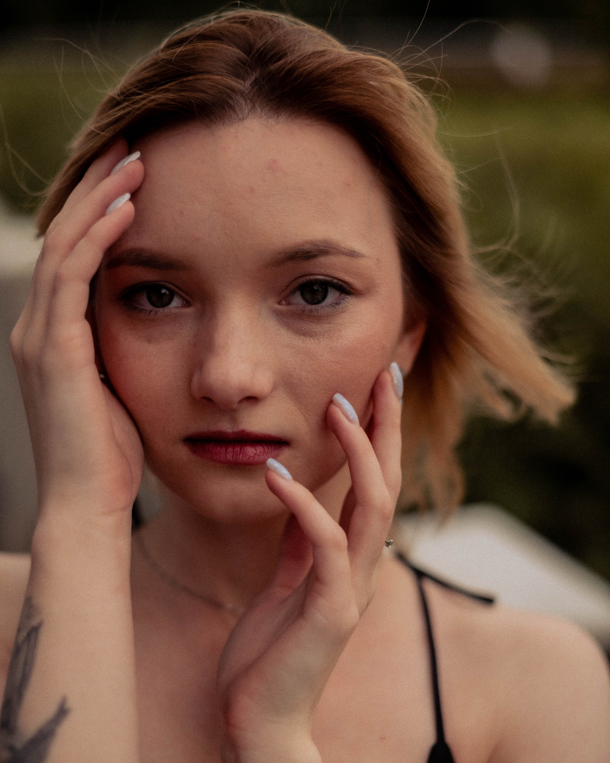 Аня. Женский фотограф. Создатель украшений ручной работы. Модель