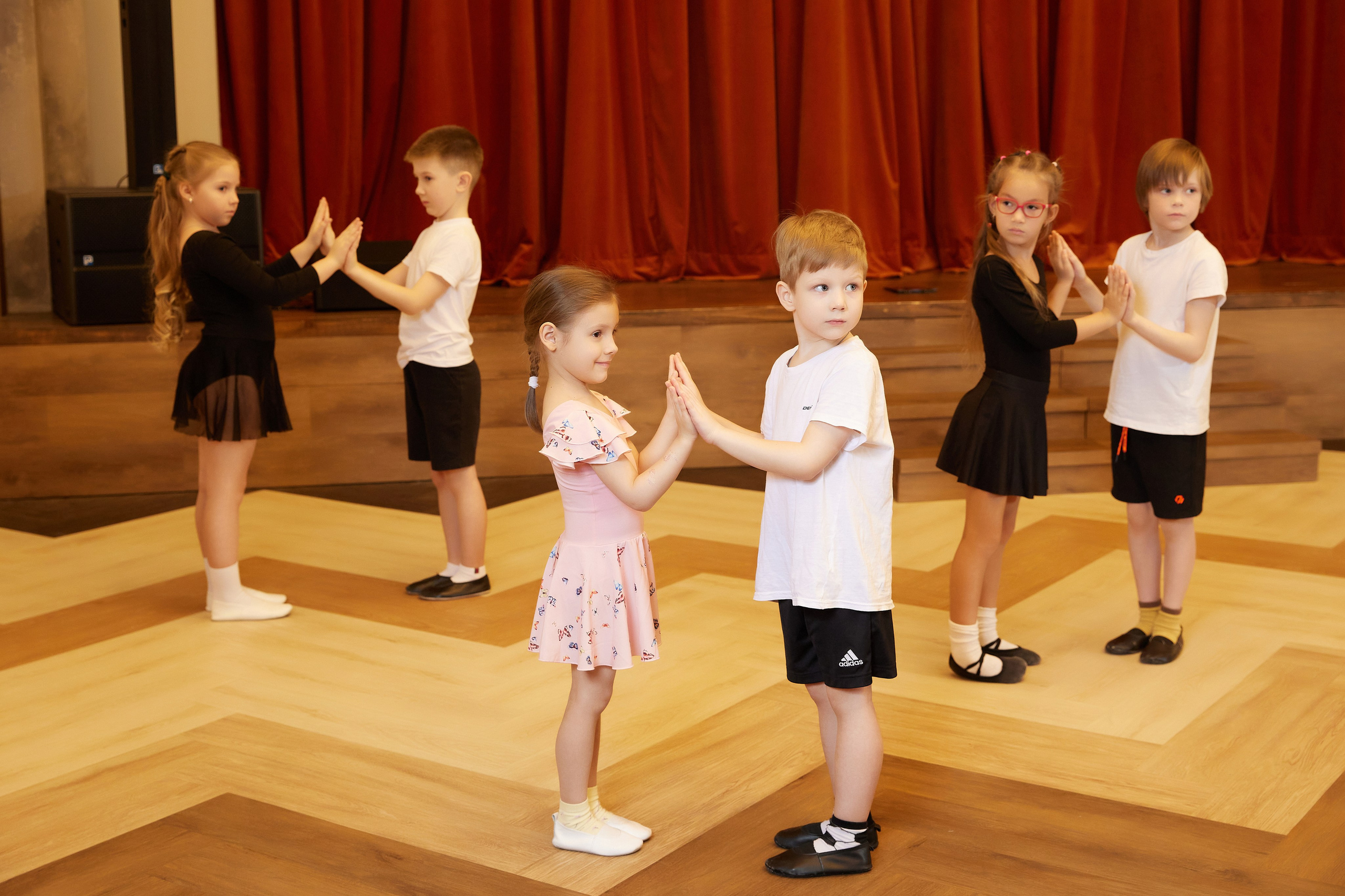 Выпускные альбомы для детского сада. Выпускные альбомы в Томске. Фотограф Сергей Стёпин