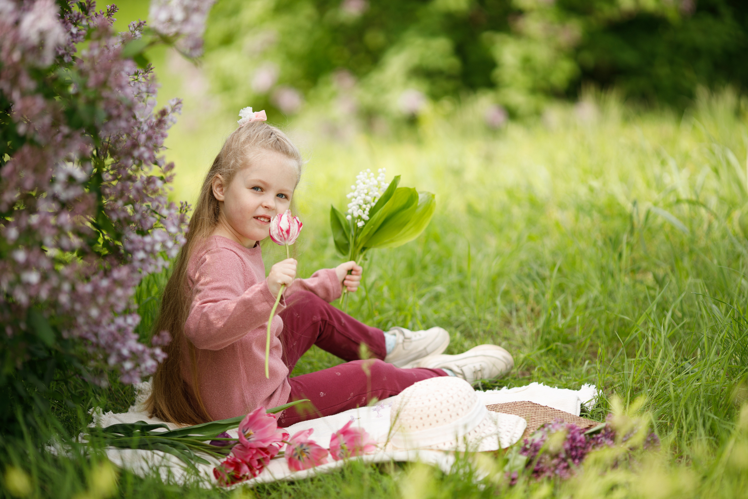 Аглая весенняя съемка в сирени. Свадебный и семейный фотограф в Ставрополе Попова Дарья