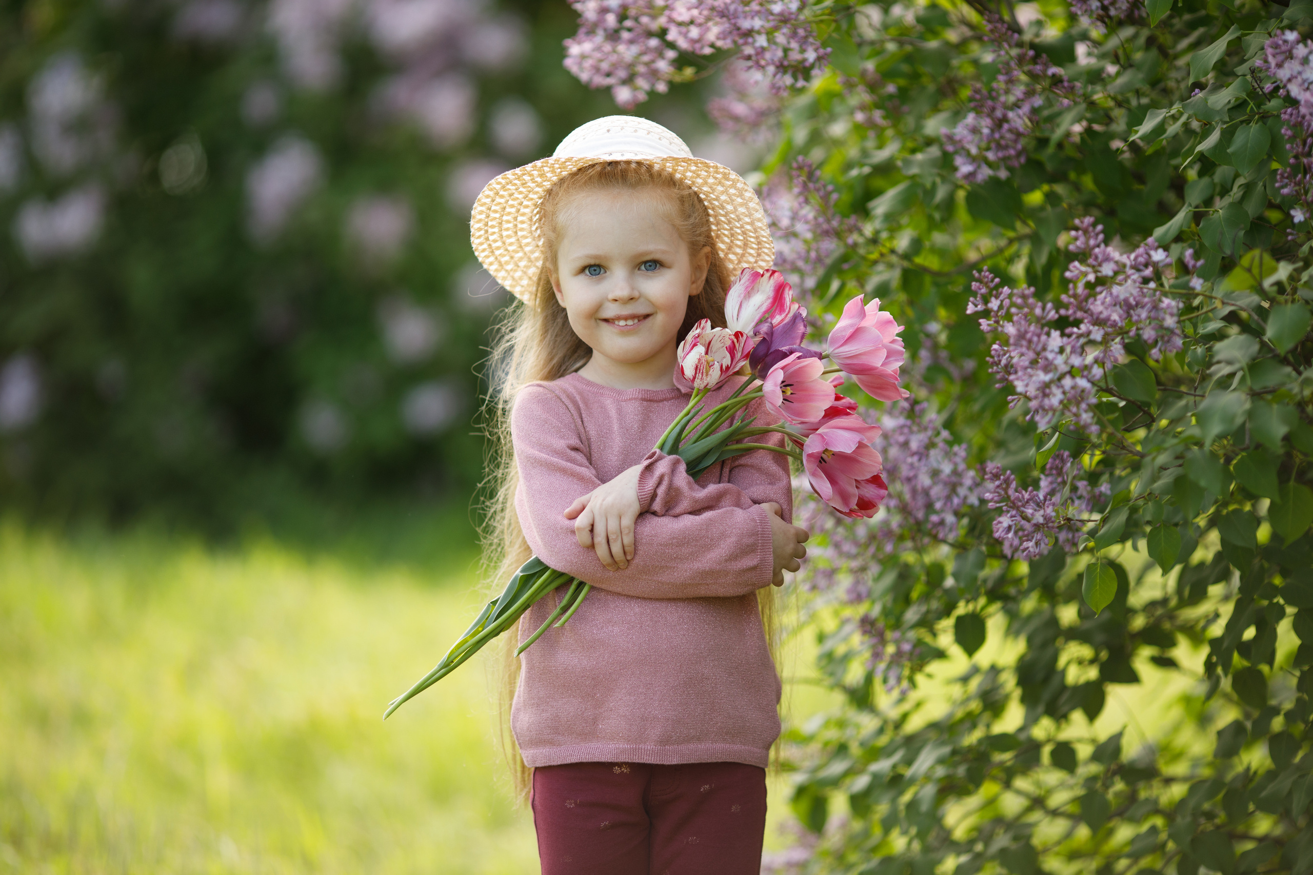 Аглая весенняя съемка в сирени. Свадебный и семейный фотограф в Ставрополе Попова Дарья