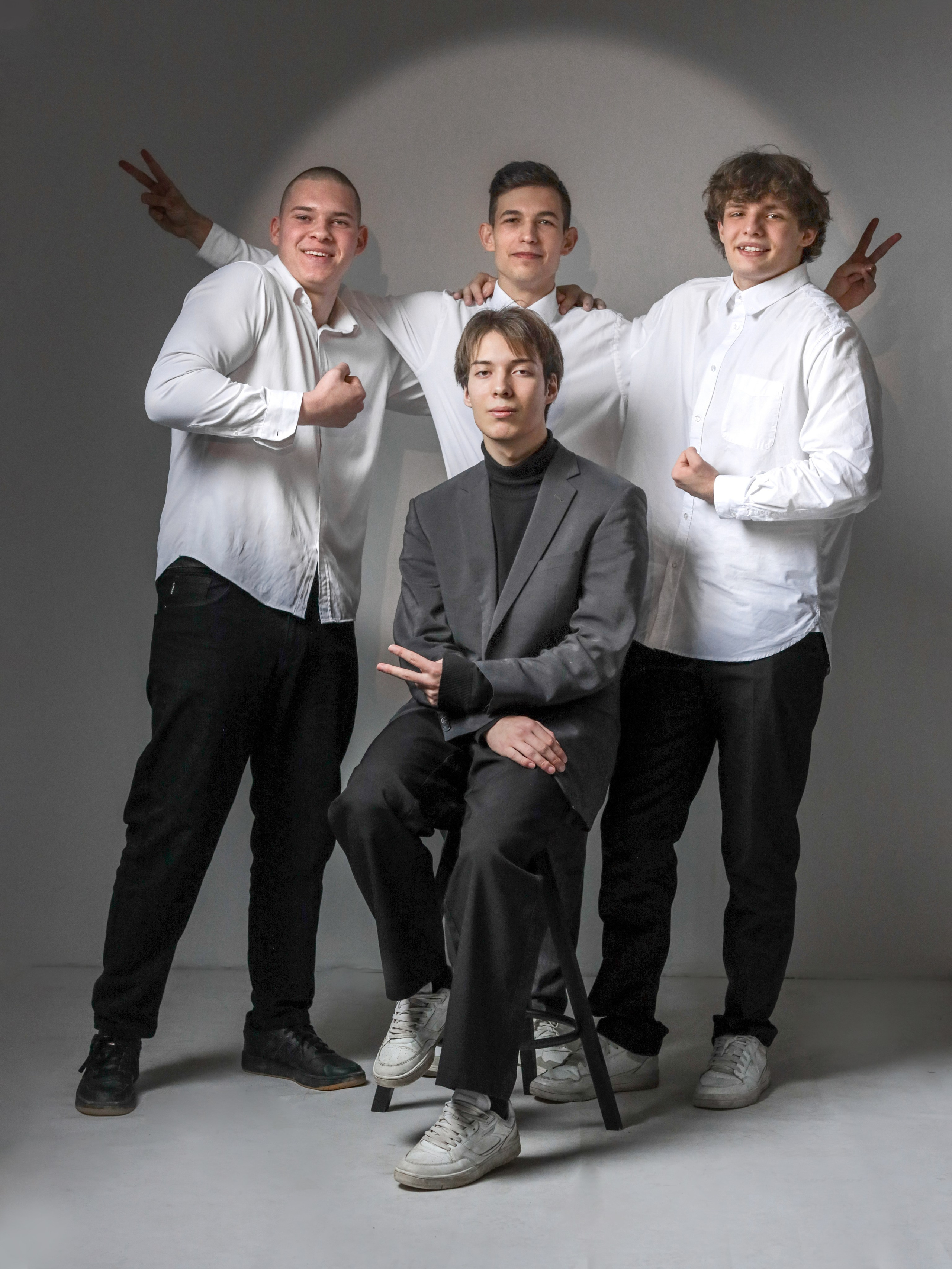 Выпускной альбом «Софиты». Выпускные альбомы в Тюмени для школ, садов, вузов спортивных секций