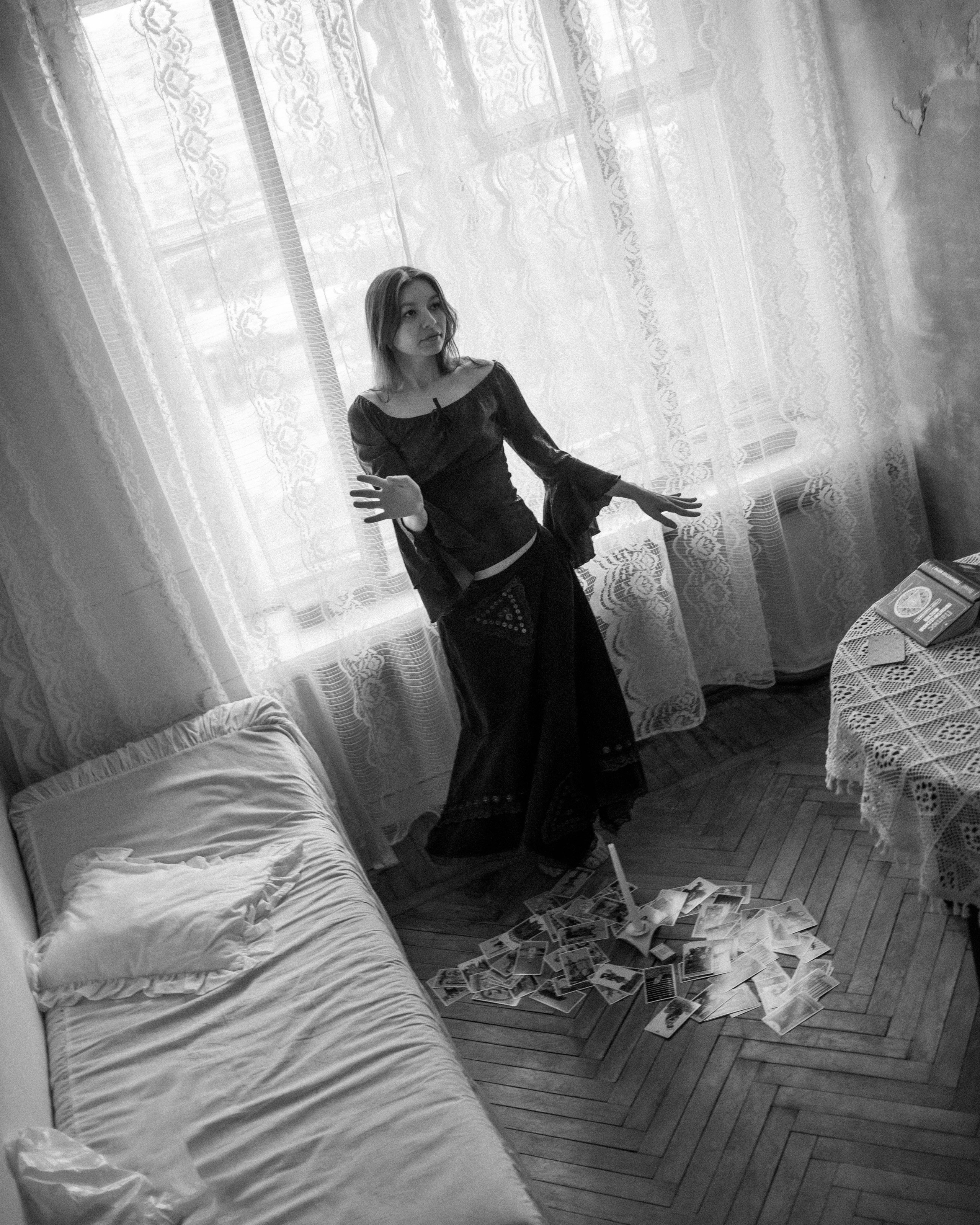 Аня. Женский фотограф. Создатель украшений ручной работы. Модель