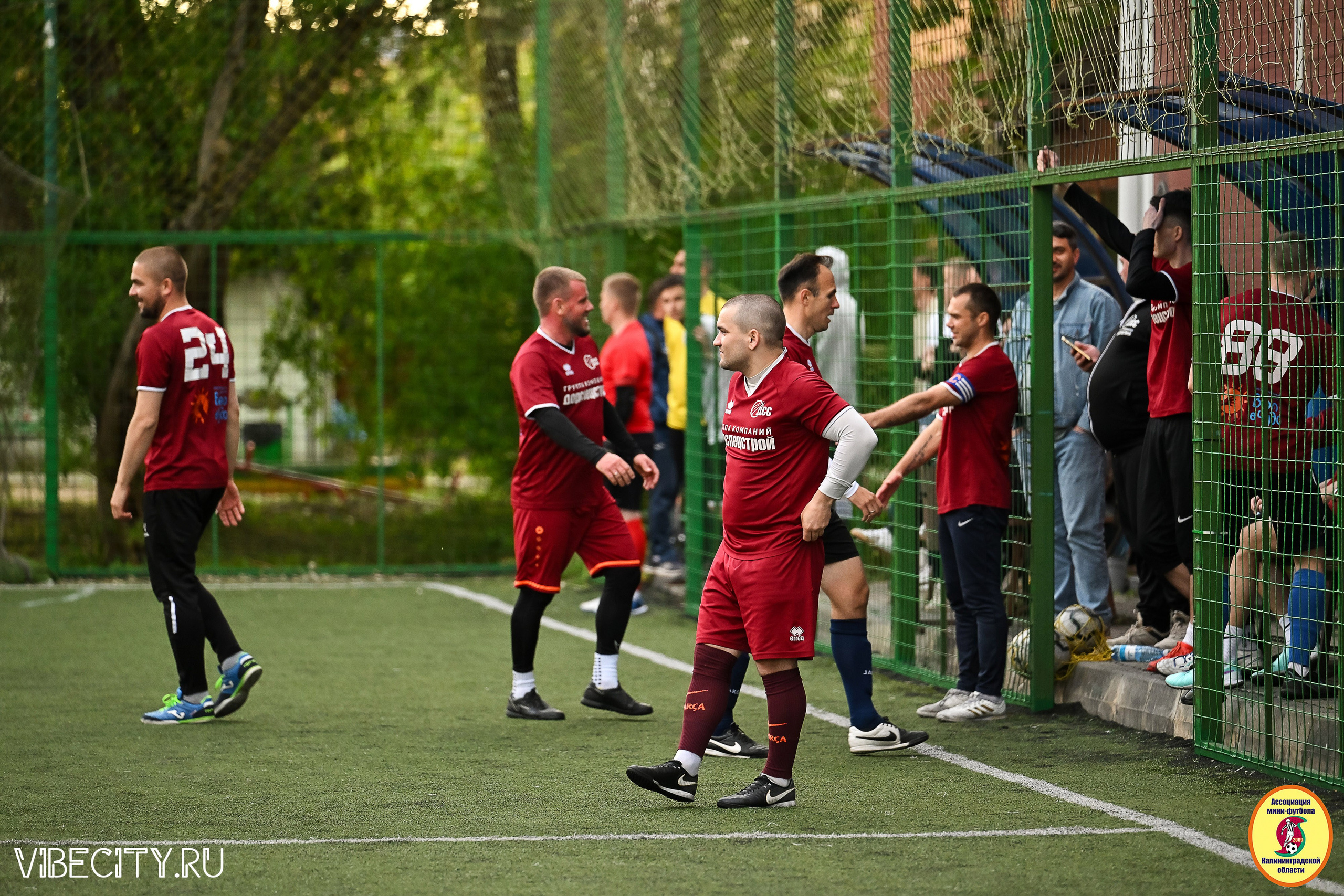 ИГРЫ МИНИ-ФУТБОЛЬНОЙ ЛИГИ. VIBECITY.RU Вайб Сити Ру Фоторепортажи Фотоотчеты Калининград