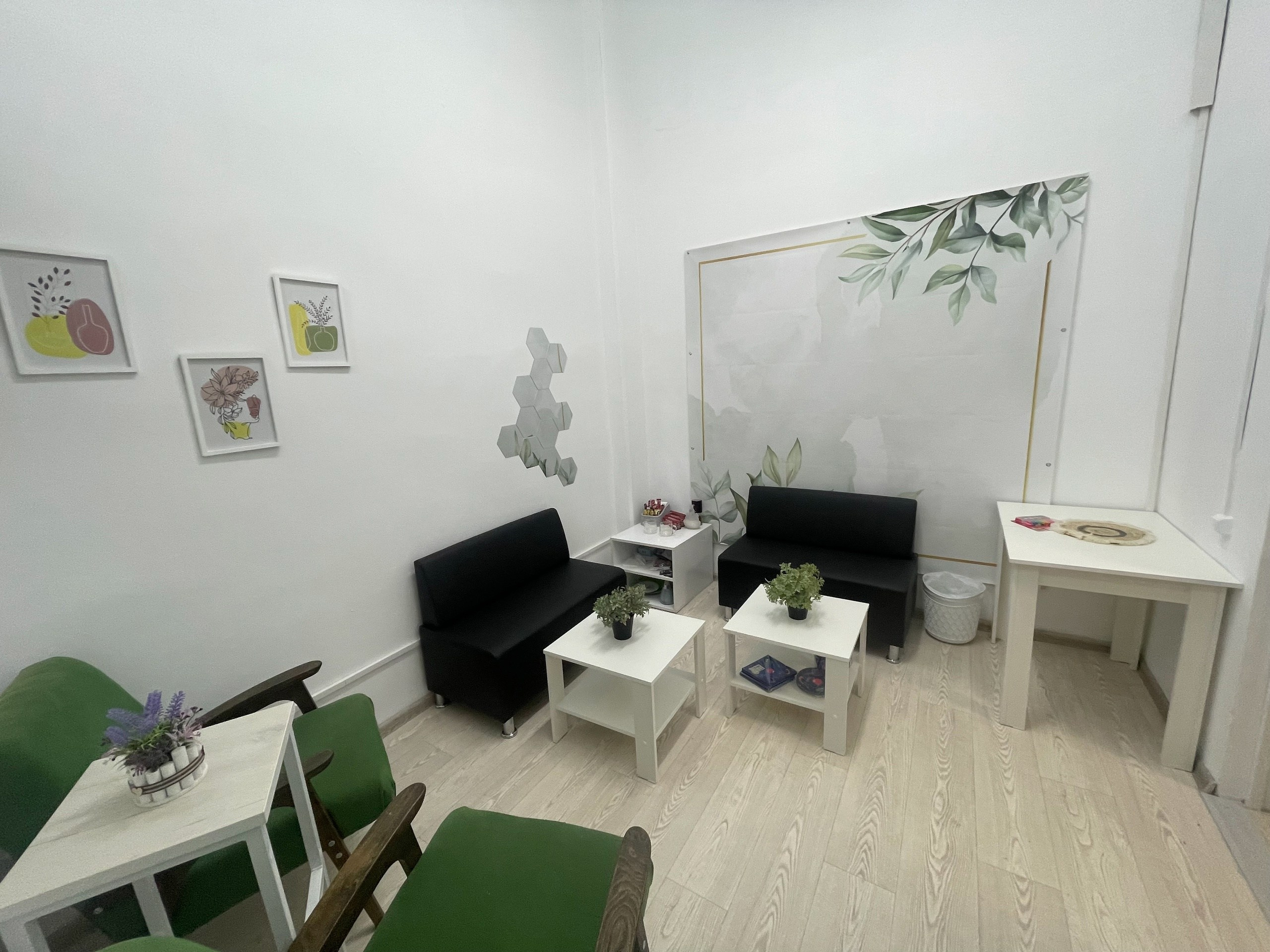 Ваш праздник в «Зеркале». Аренда чайной комнаты. Фотостудия самообслуживания. Студия без фотографа в Твери