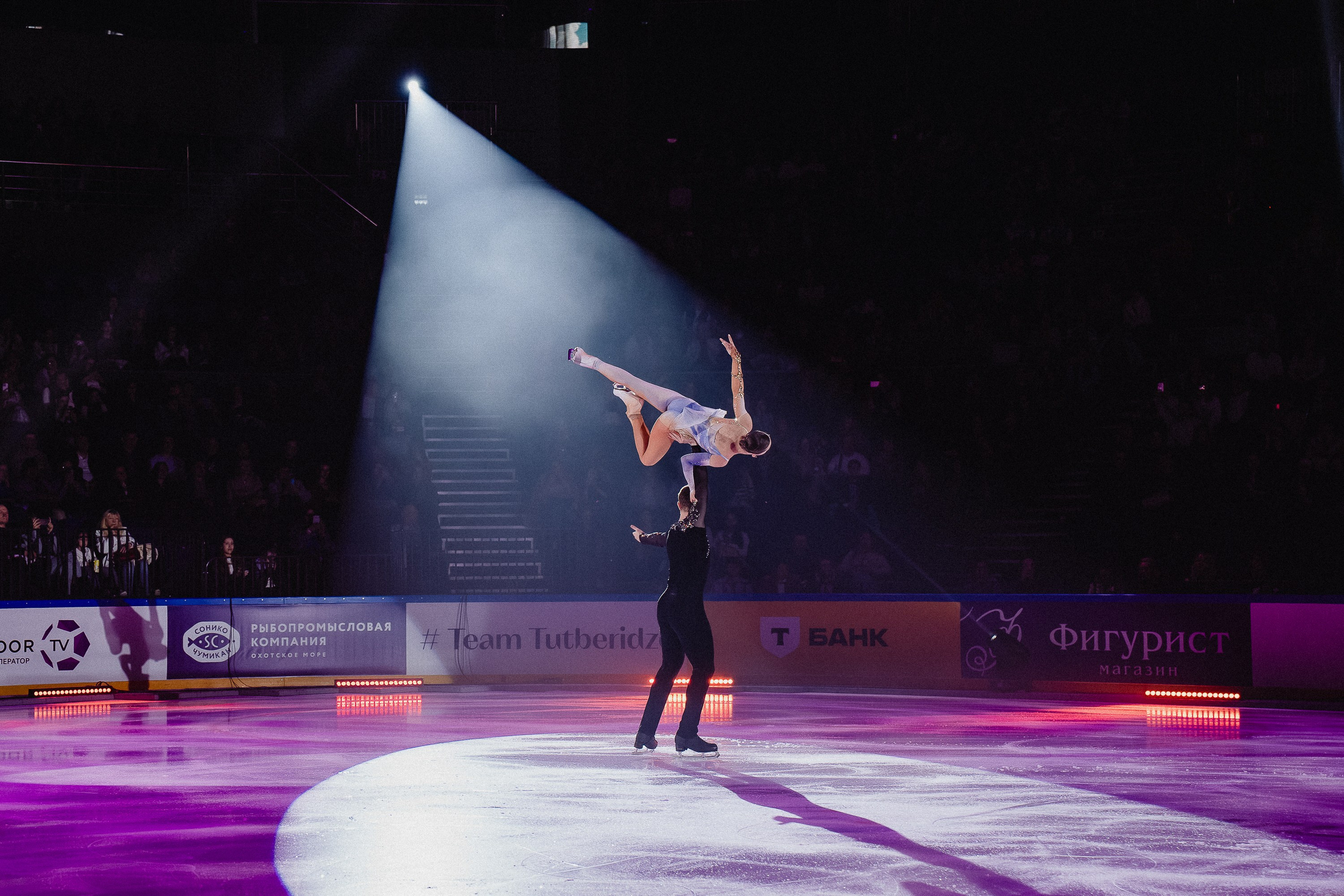 Шоу Этери Тутберидзе в Новосибирске. Воробьева Ксения — Спортивный и танцевальный фотограф Новосибирск