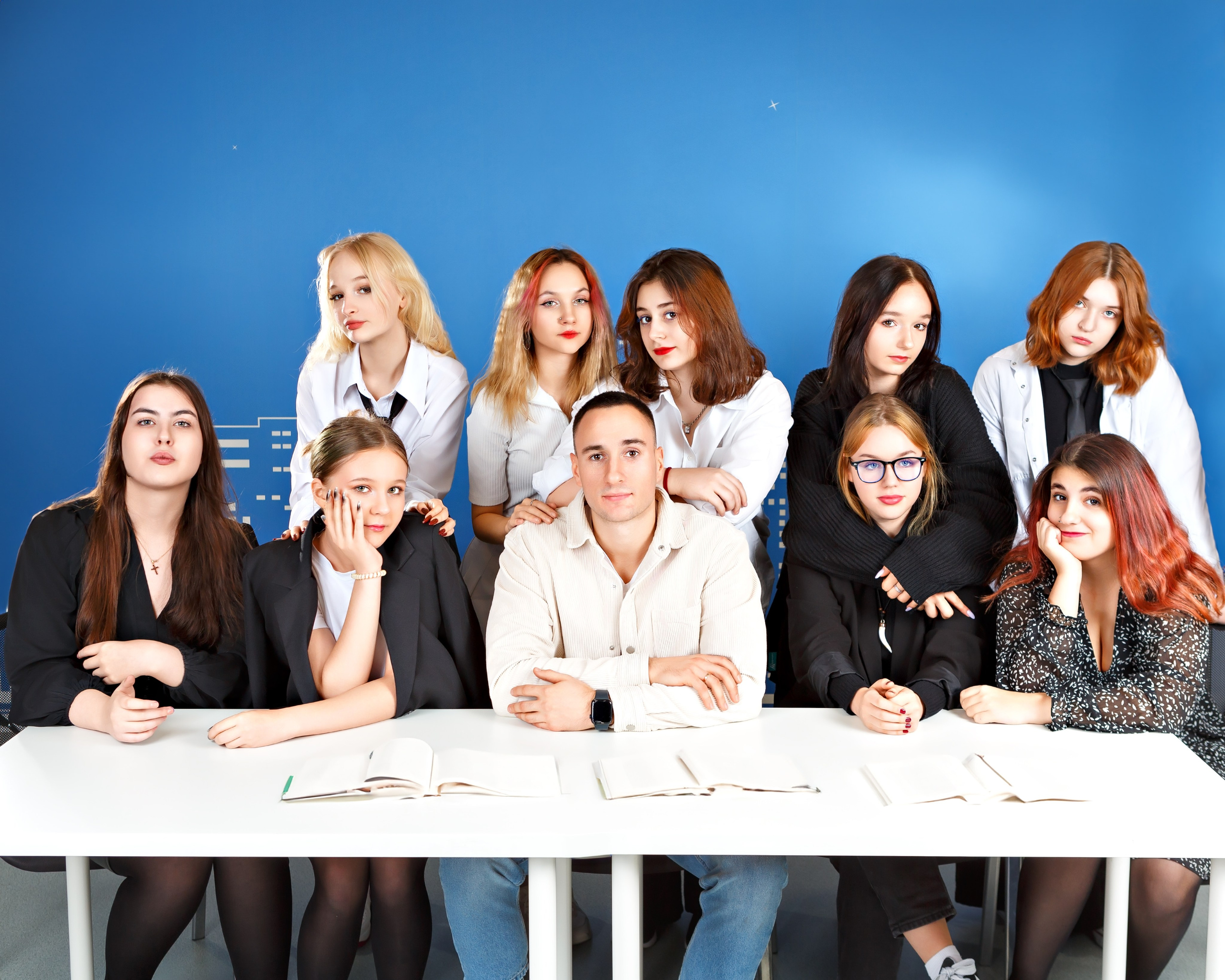 Выпускной альбом для 9 Класса. Выпускные альбомы и школьный фотограф в Подольске, Троицке, Щербинке, Москве и Московской области