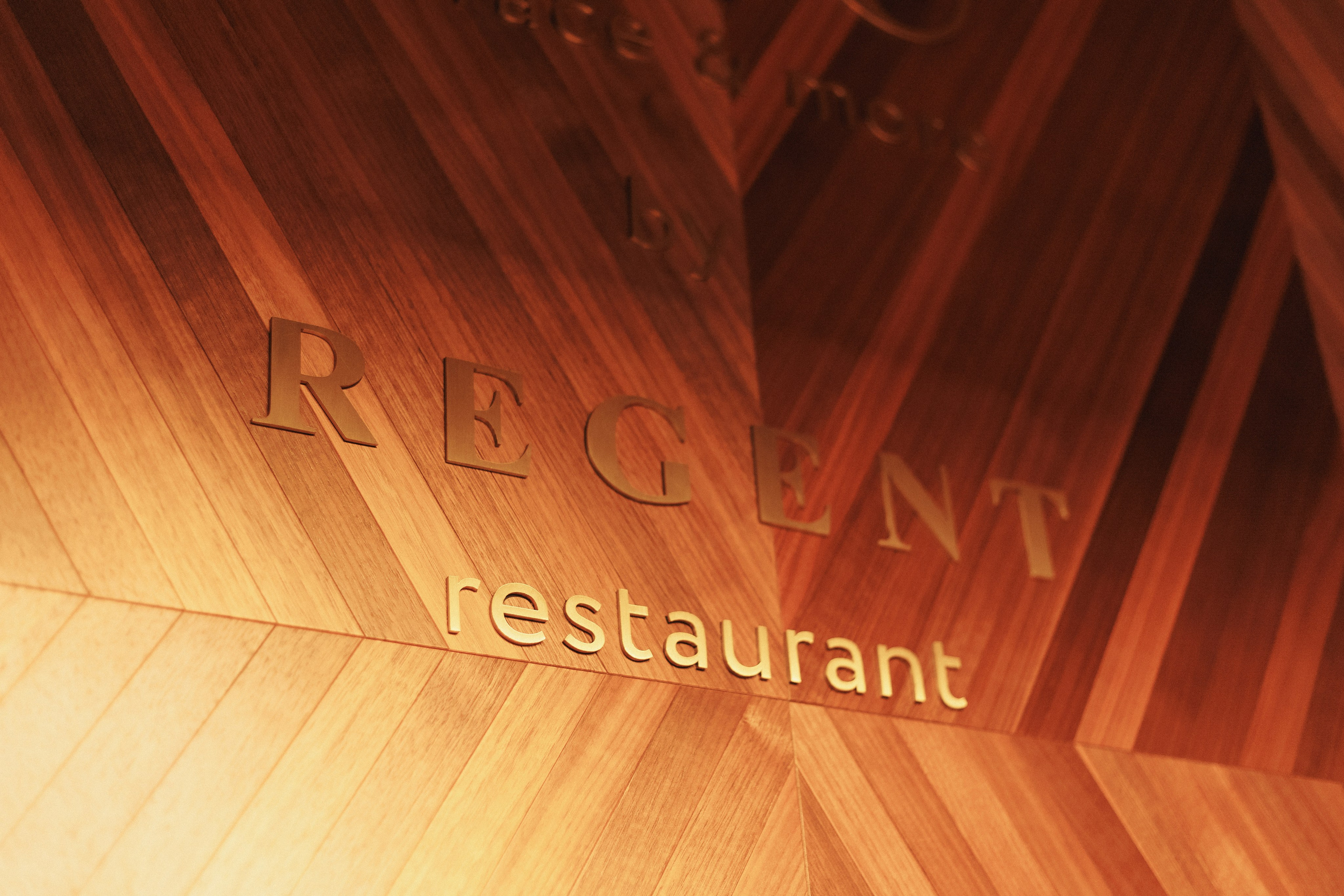 B.DAY PARTY ЖУРНАЛА •G. СВОИ. ФОТООТЧЕТЫ-СОБЫТИЯ-МЕСТА