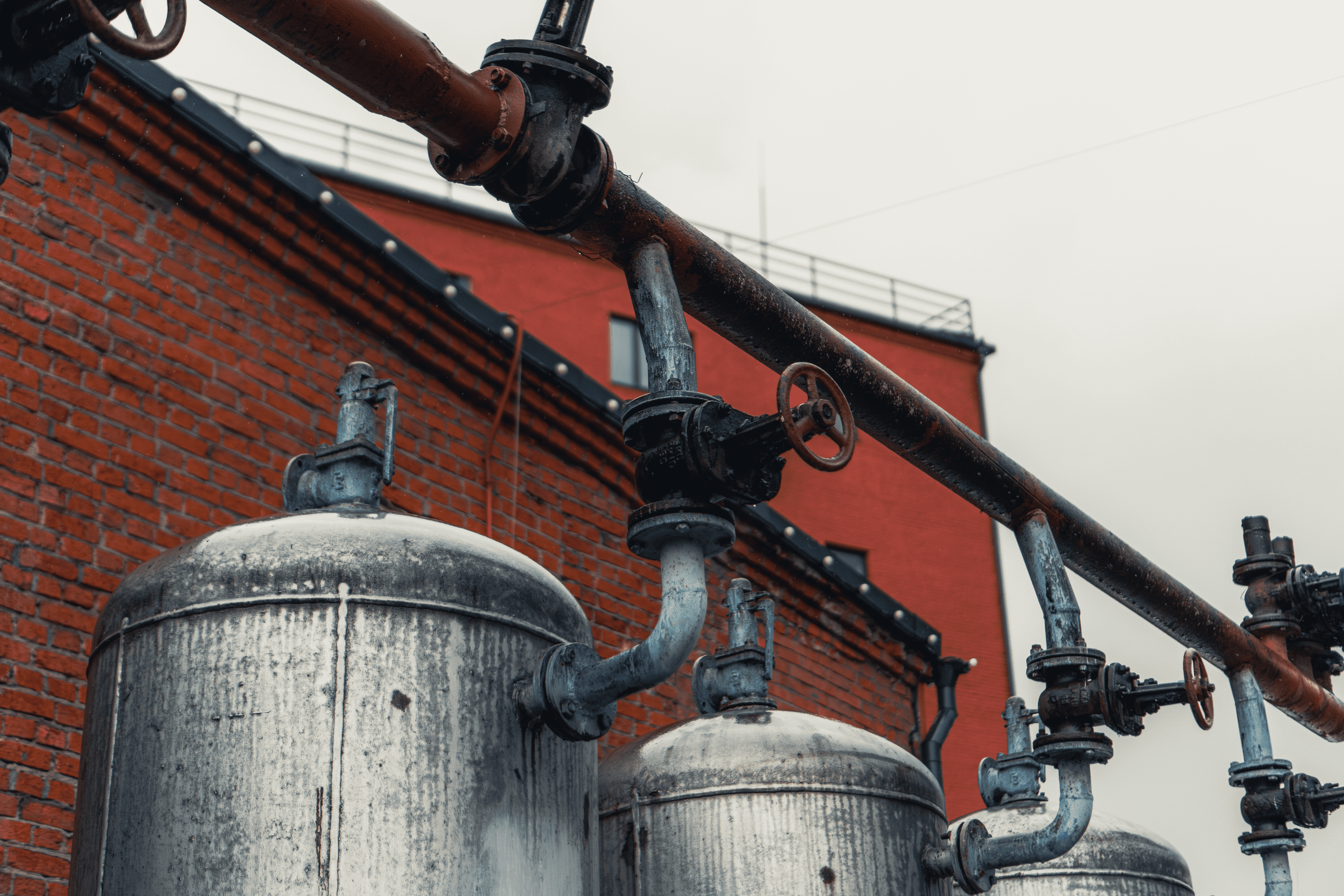 Nissan Skyline R33: серая тучка в дождливый день